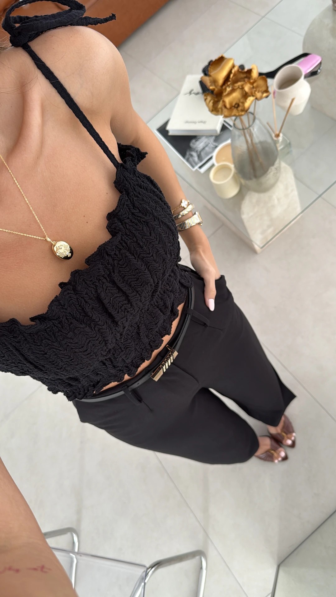 LASTİK DETAYLI ASKILI CROP TOP