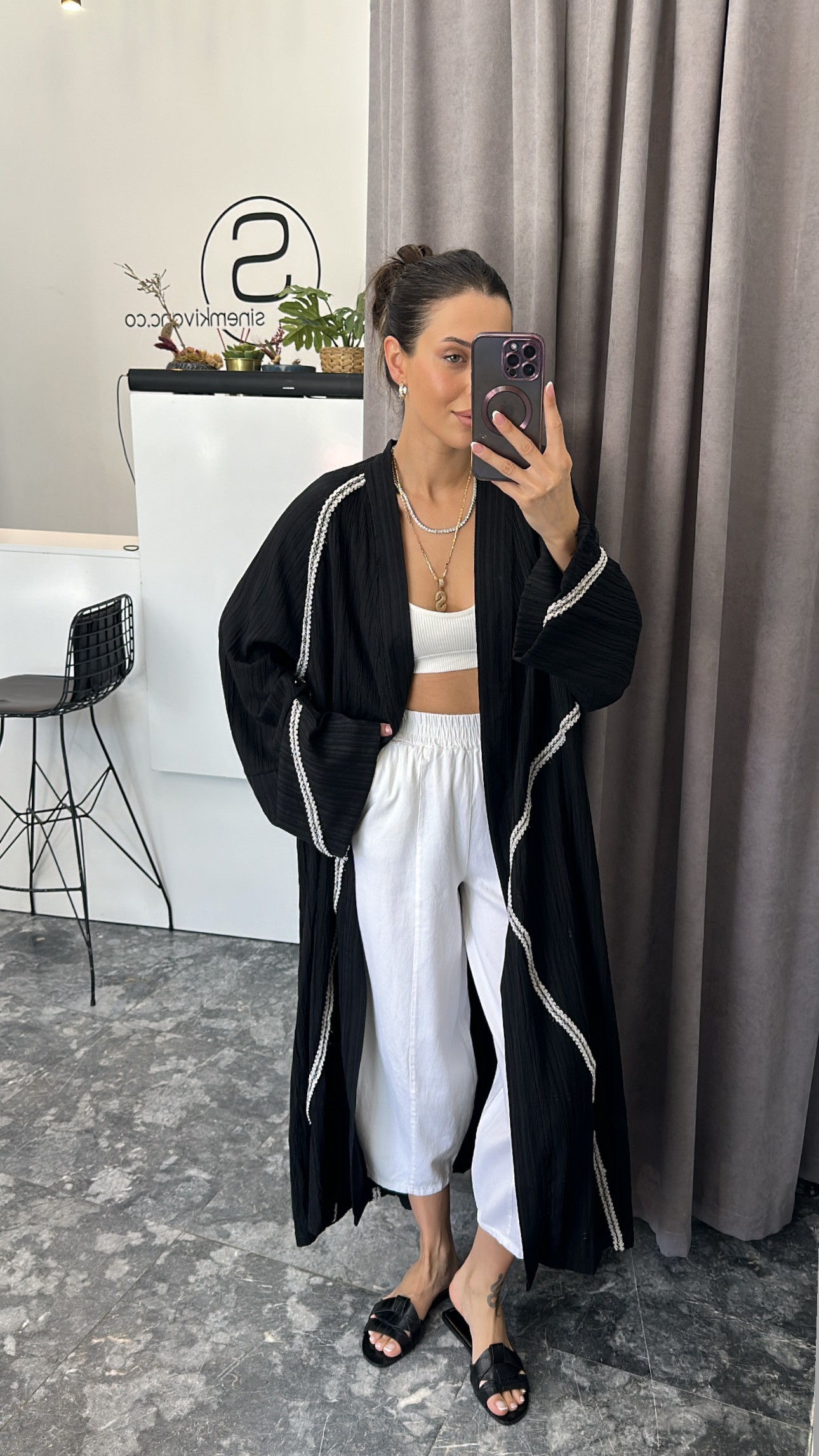 Siyah gofre kumaş işlemeli kimono