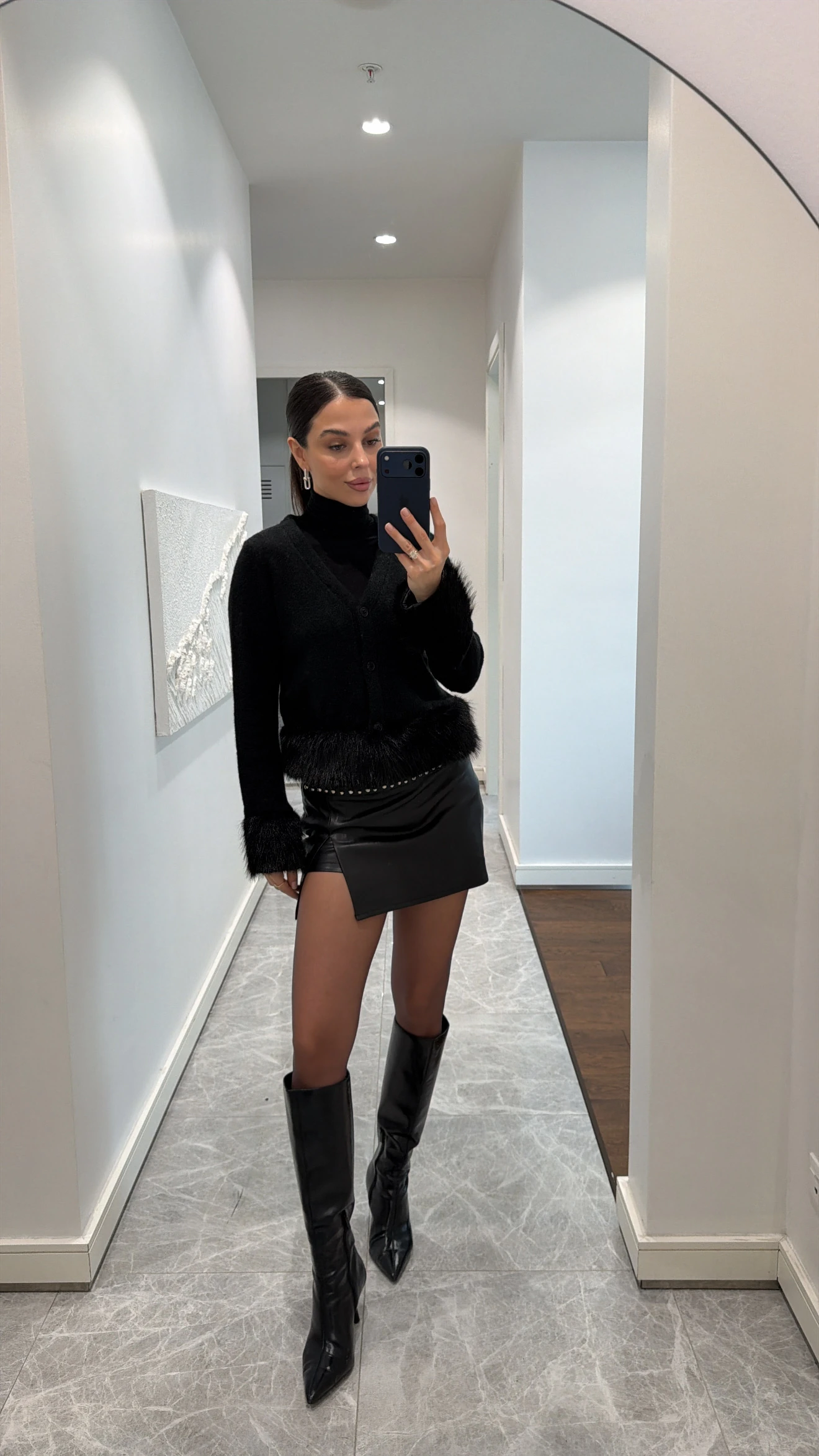 SİYAH KÜRKLÜ TRİKO HIRKA