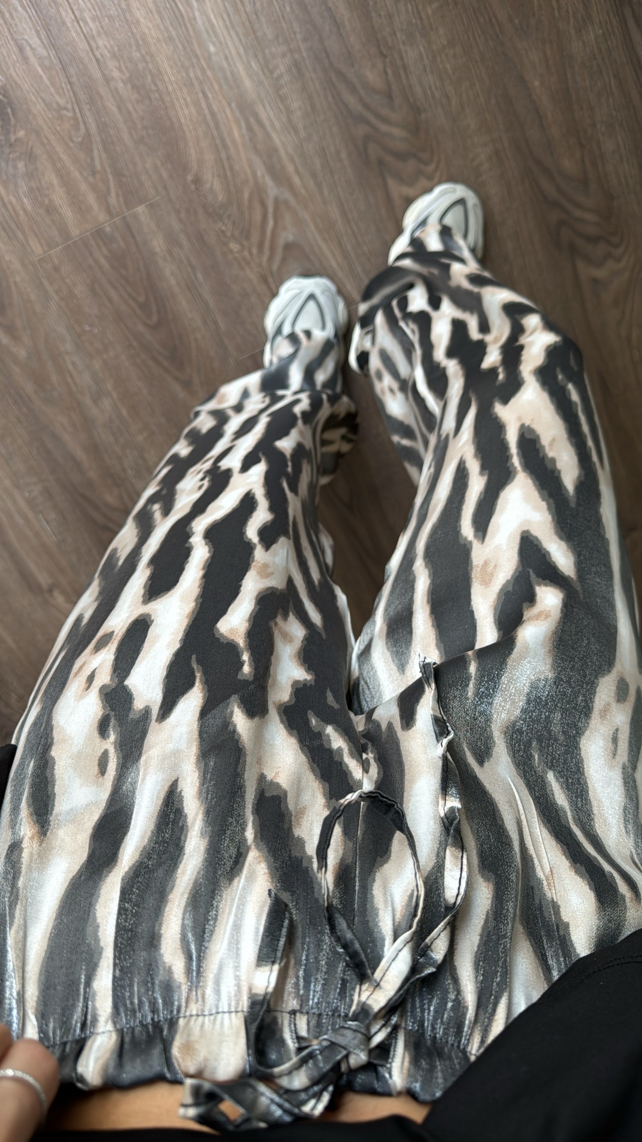 zebra desenli  parlak saten pantolon