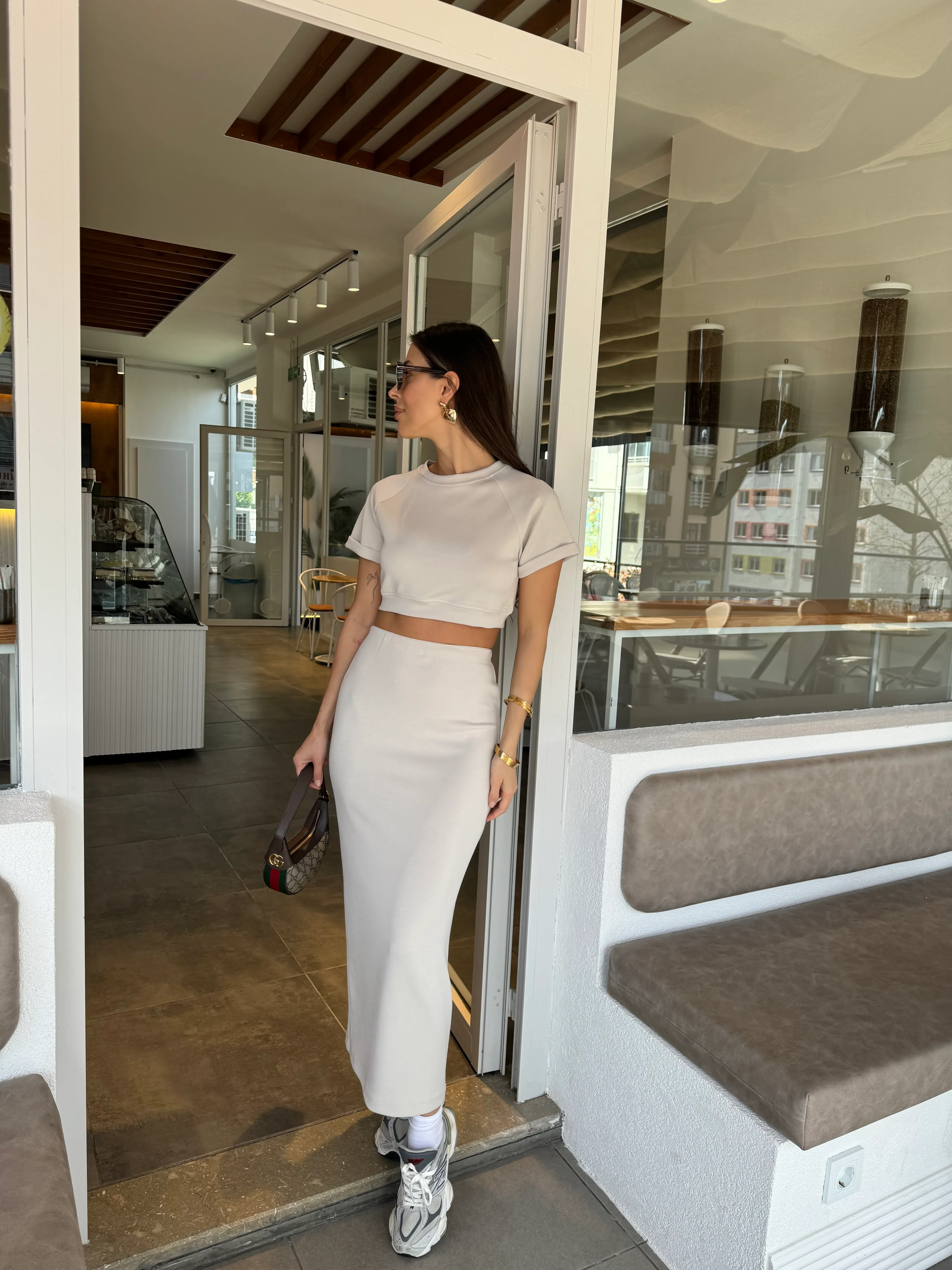 Oysho model bej rengi etekli takım