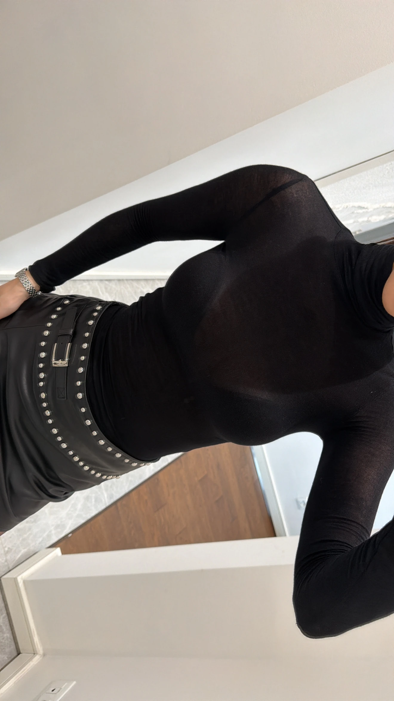 DİK YAKA TRANSPARAN BLUZ