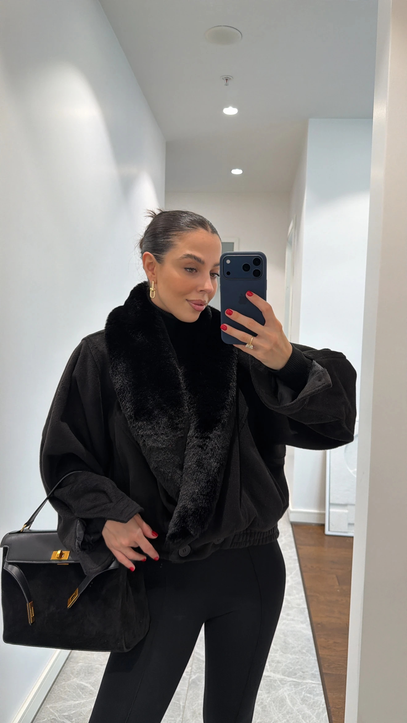 CACHET COAT WITH PLUSH COLLAR DETAILED