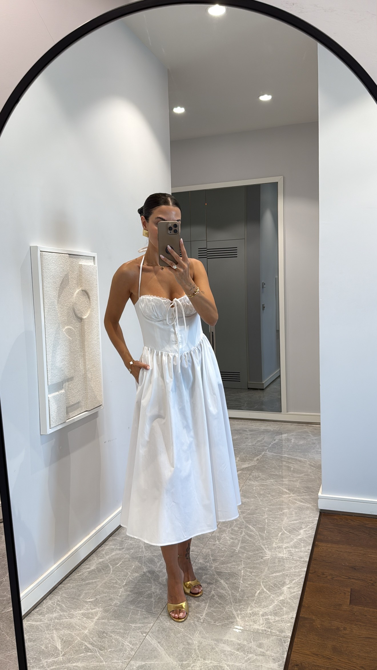 BÜZGÜLÜ HALTER MİDİ ELBİSE
