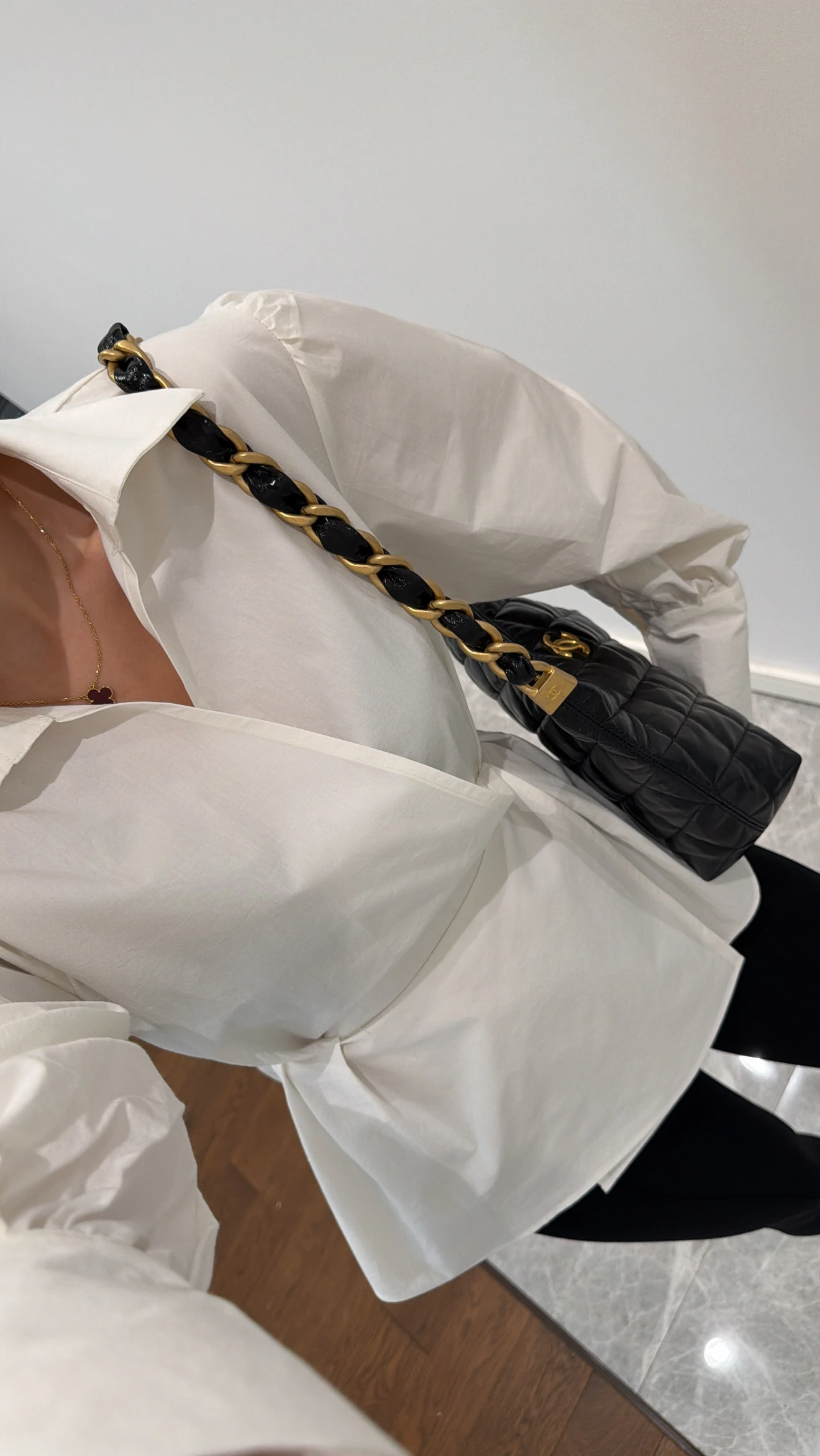 ANVELOP PİLELİ KOL DETAYLI GÖMLEK