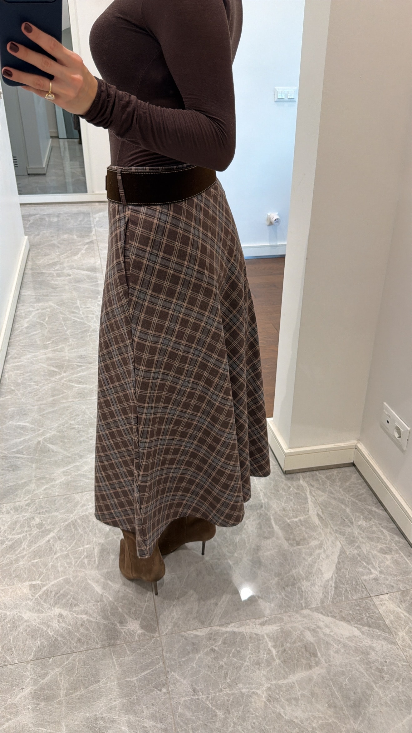 SÜET KEMERLİ YIRTMAÇLI EKOSE ETEK