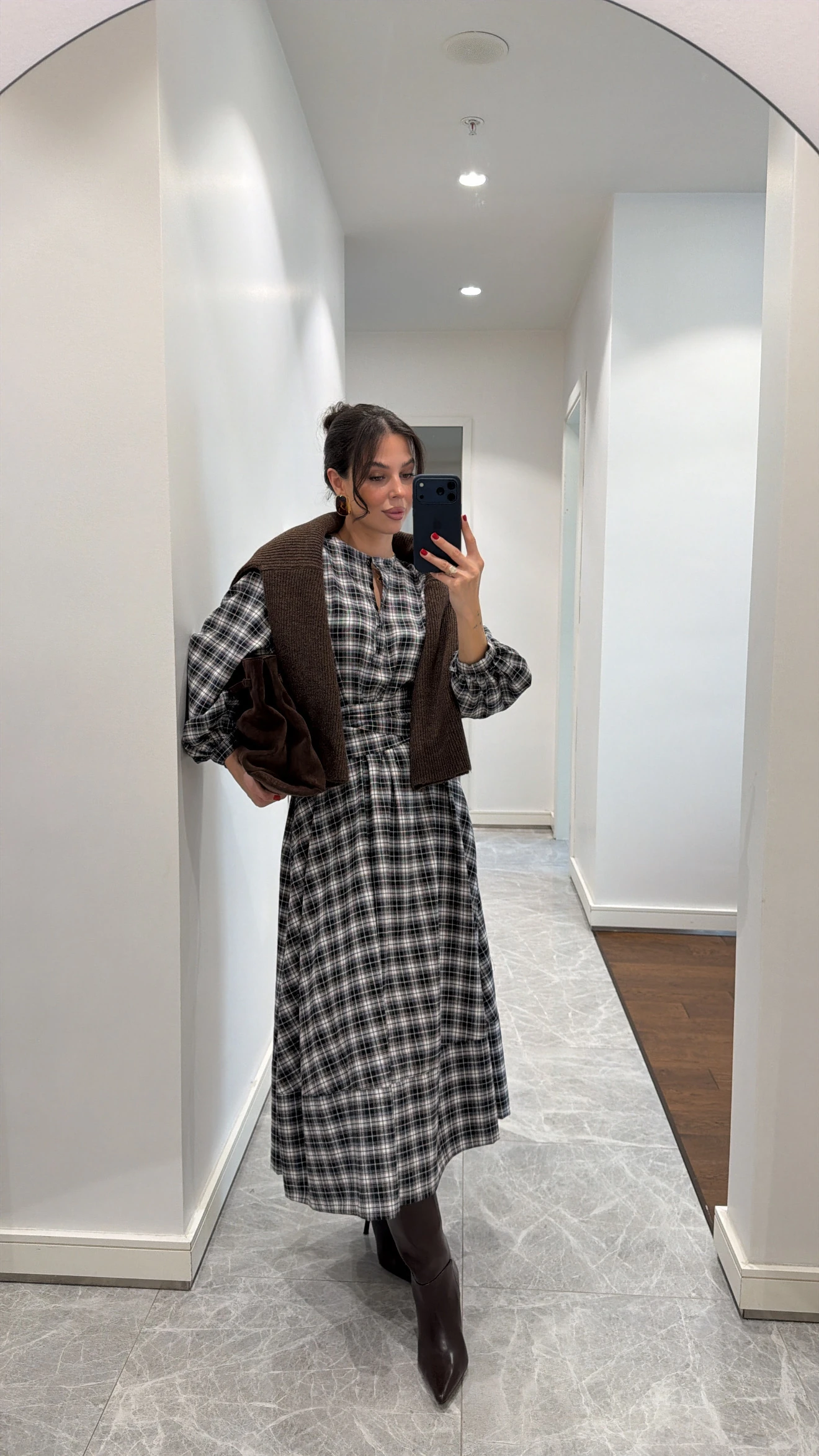 PLAID PATTERNED BELTED MIDI DRESS - BLACK