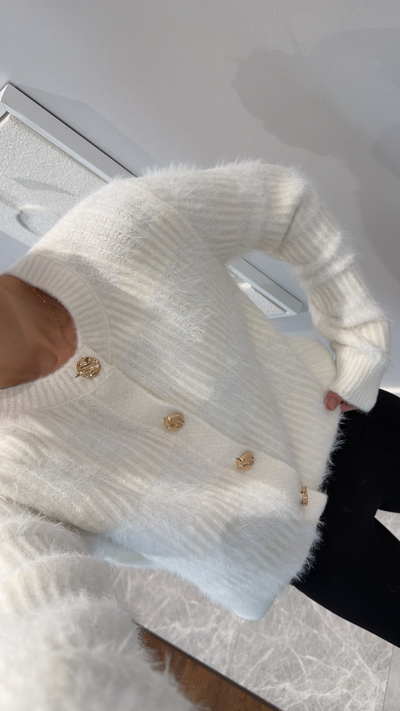 GOLD DÜĞMELİ YUMUŞAK DOKULU TRİKO HIRKA