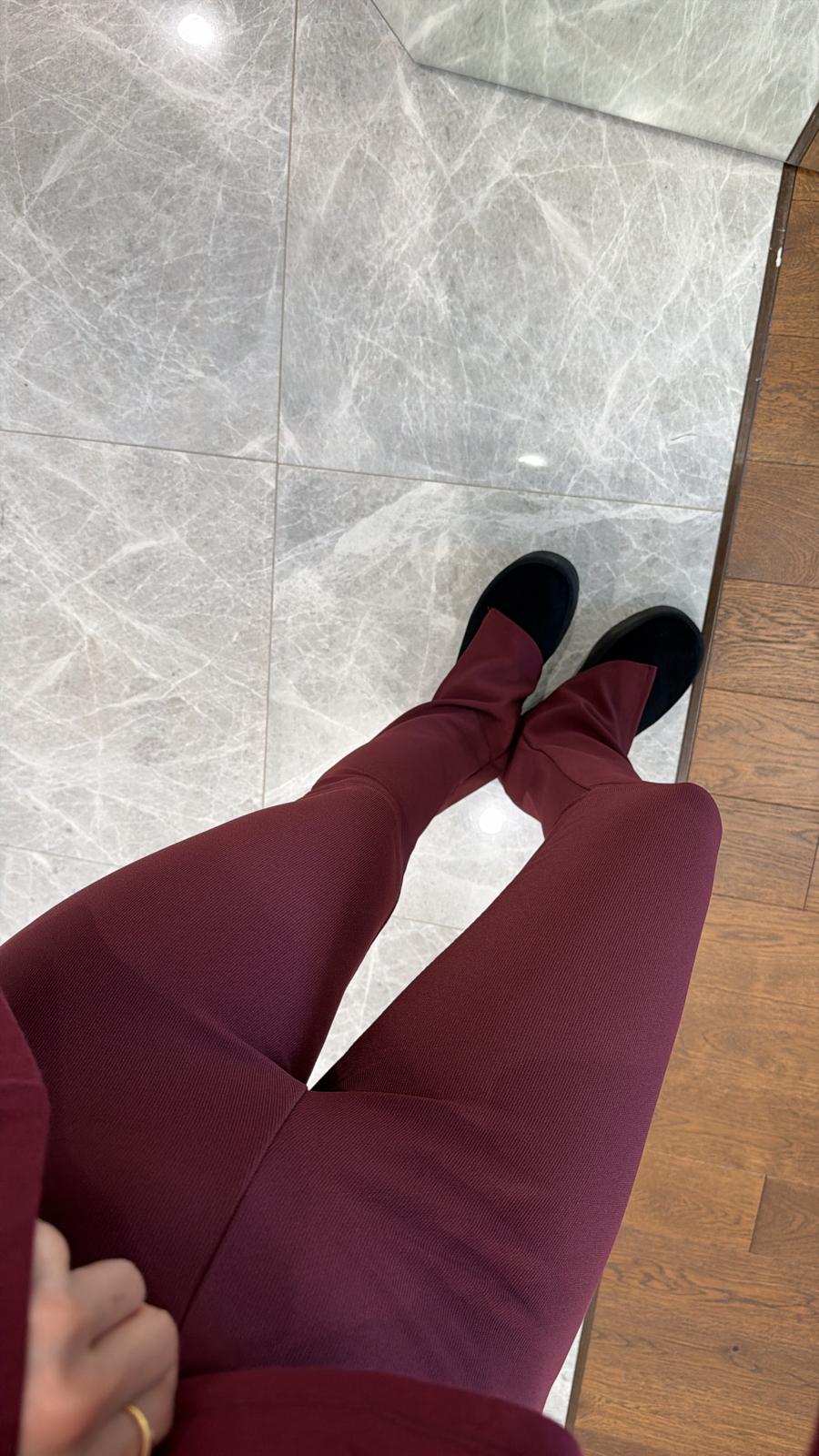 LEGGINGS WITH HIGH WAIST SLITS