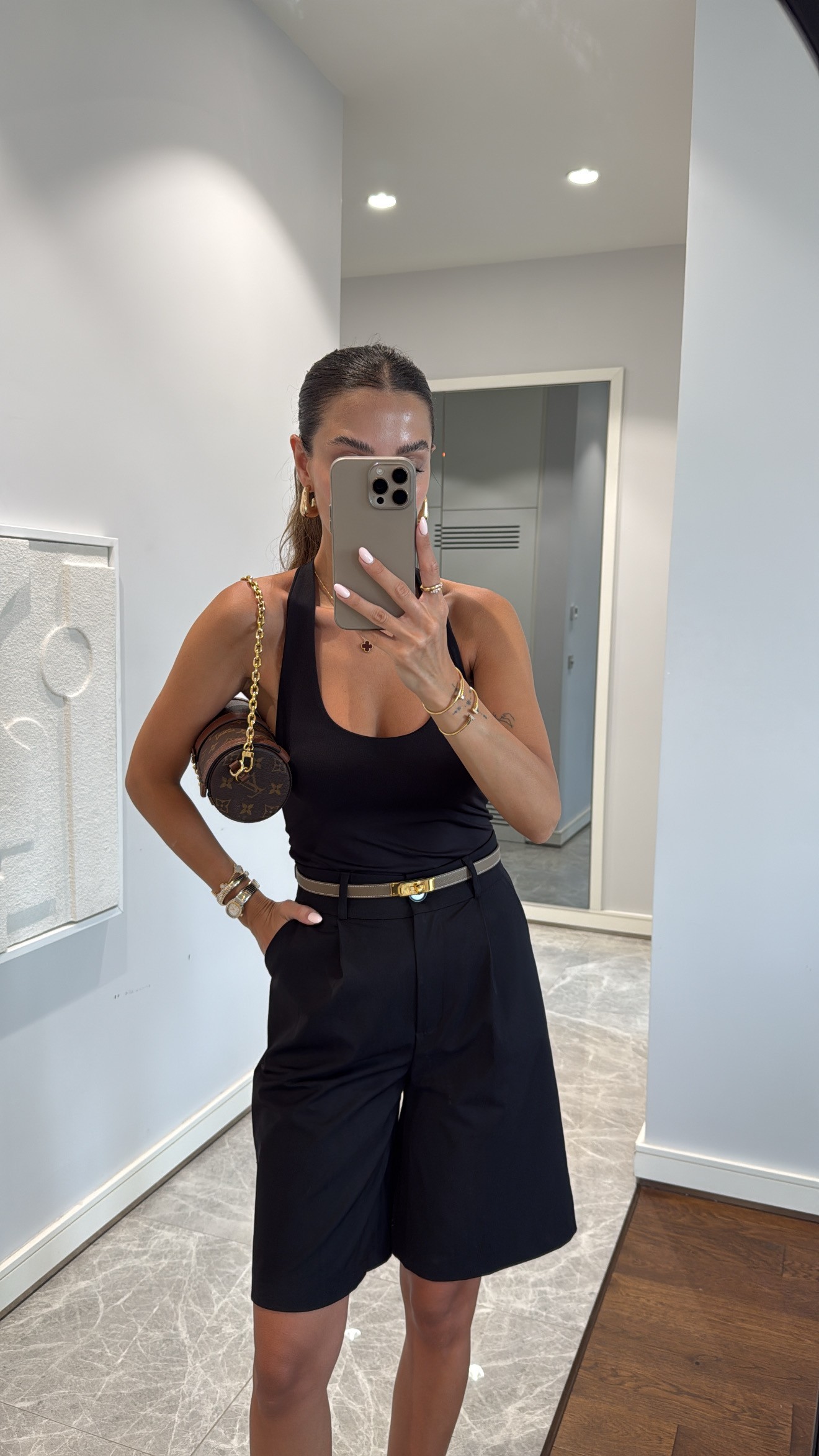 YÜKSEK BEL BERMUDA ŞORT