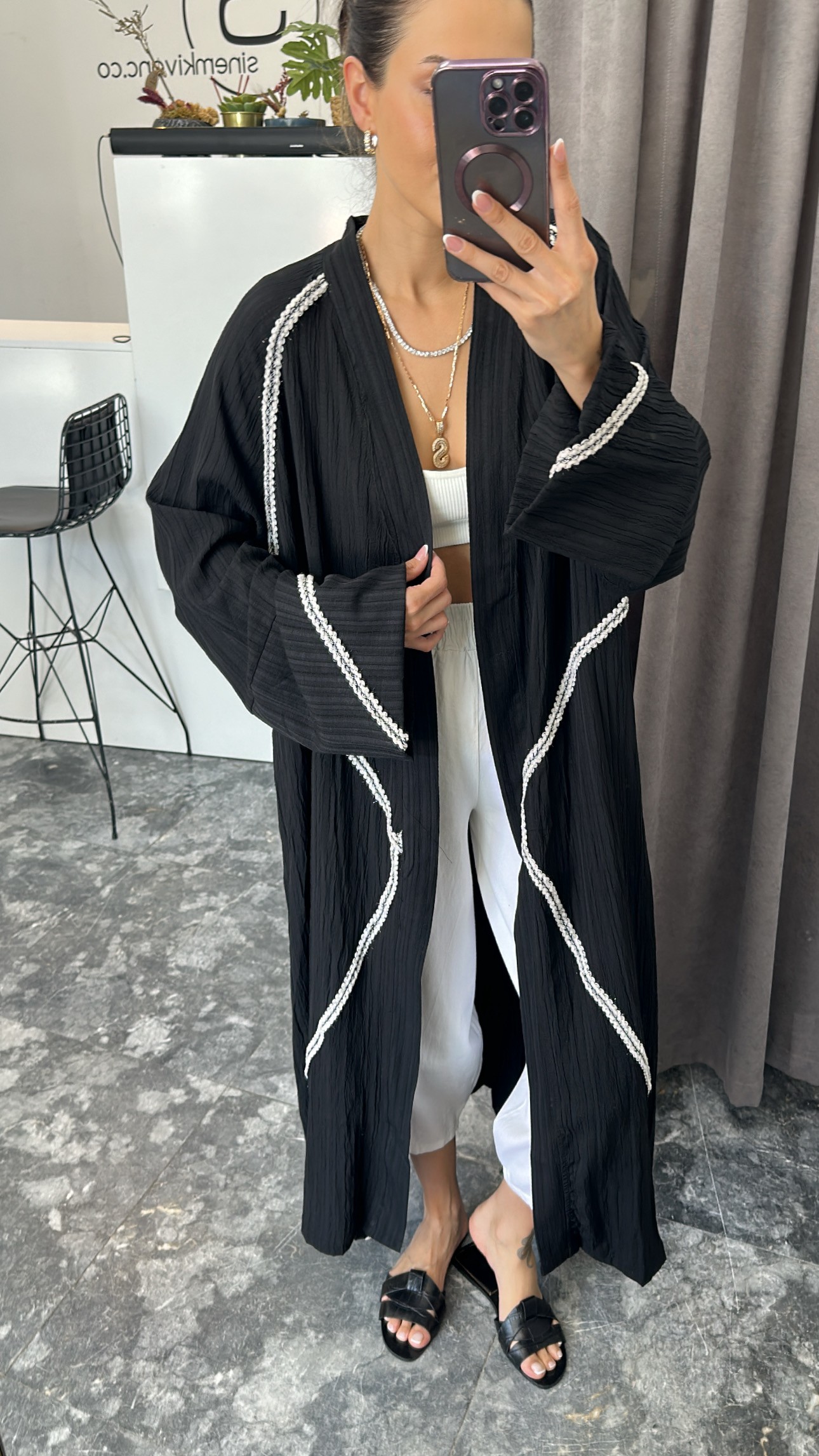 Siyah gofre kumaş işlemeli kimono