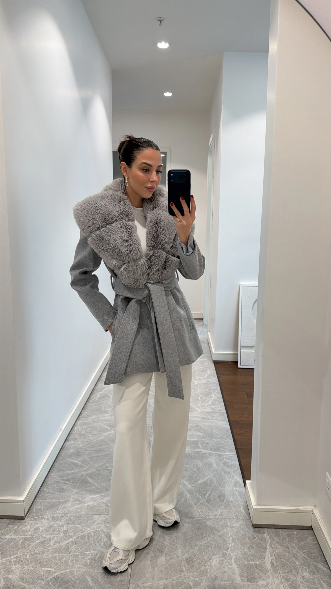 YAKASI KÜRKLÜ KAŞE KUŞAKLI KABAN