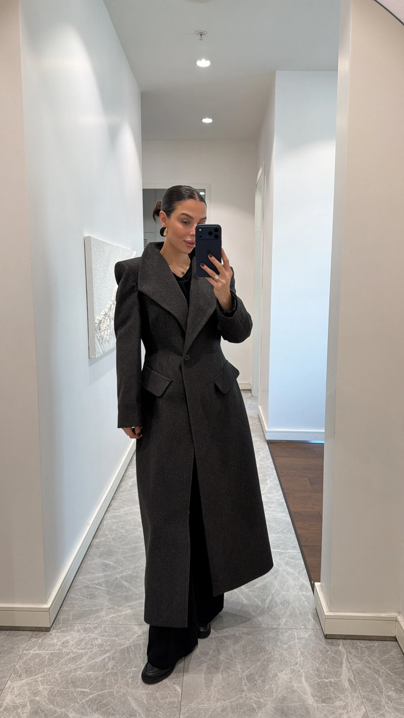 DİK YAKA BEL OTURTMALI VATKALI MAXİ KAŞE KABAN