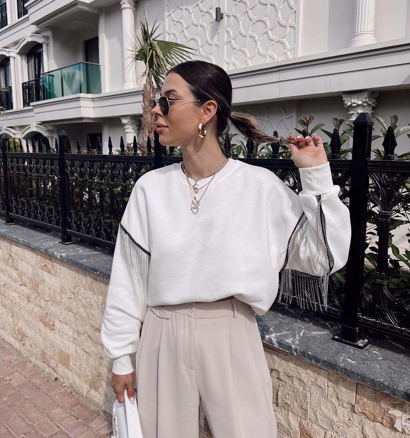 Tasarım  boncuklu beyaz sweatshirt
