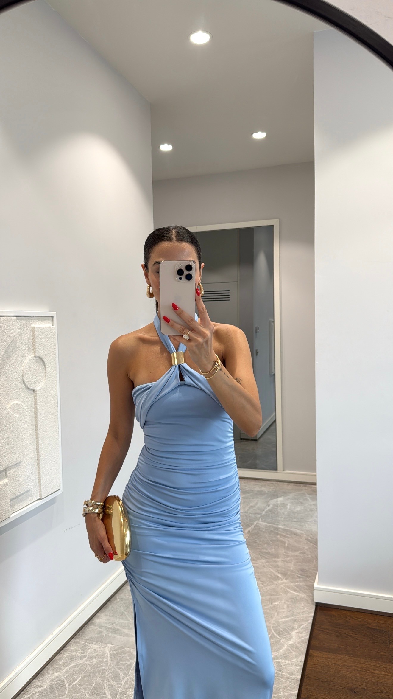 HALTER YAKA TOKA DETAYLI ELBİSE