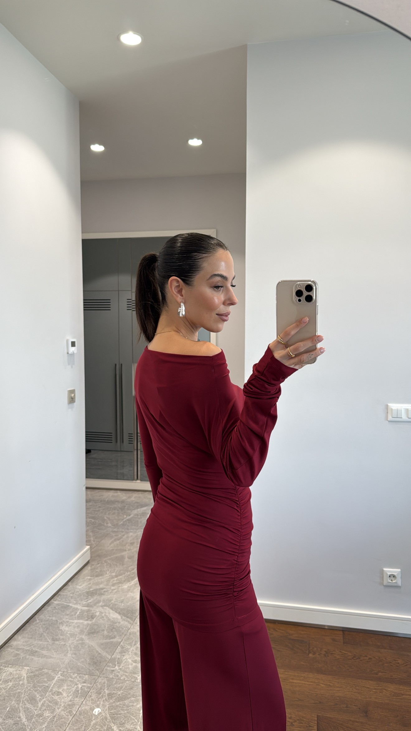 TEK OMUZ DETAYLI PANTOLON TAKIM