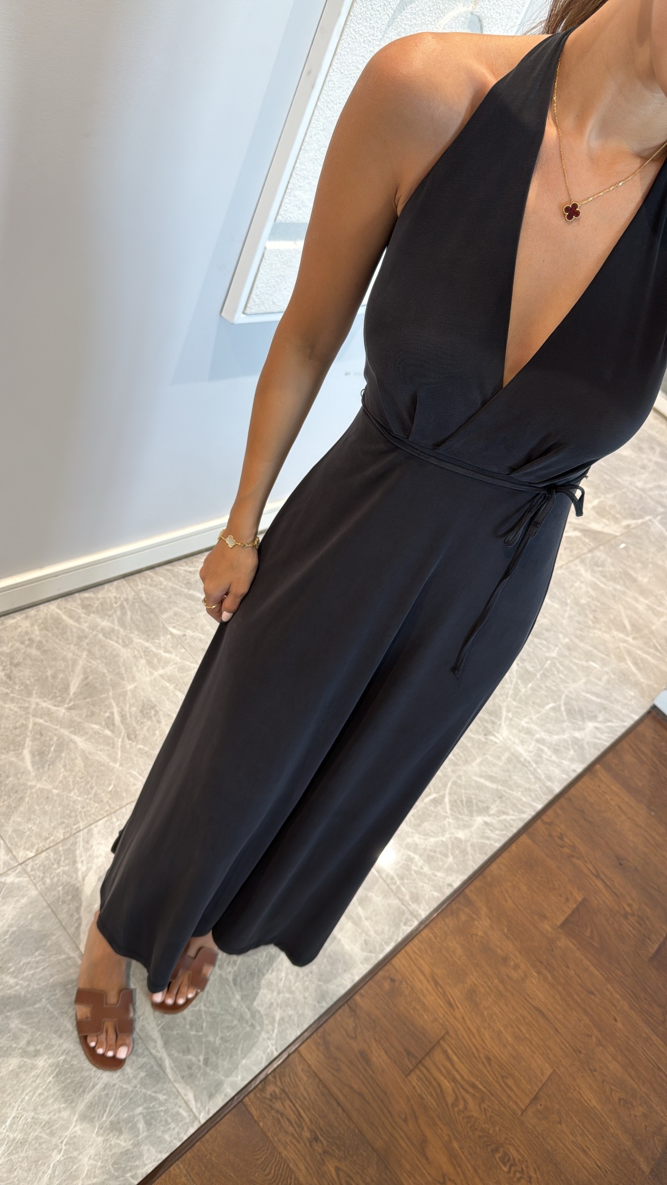 HALTER YAKA KRUVAZE MİDİ ELBİSE