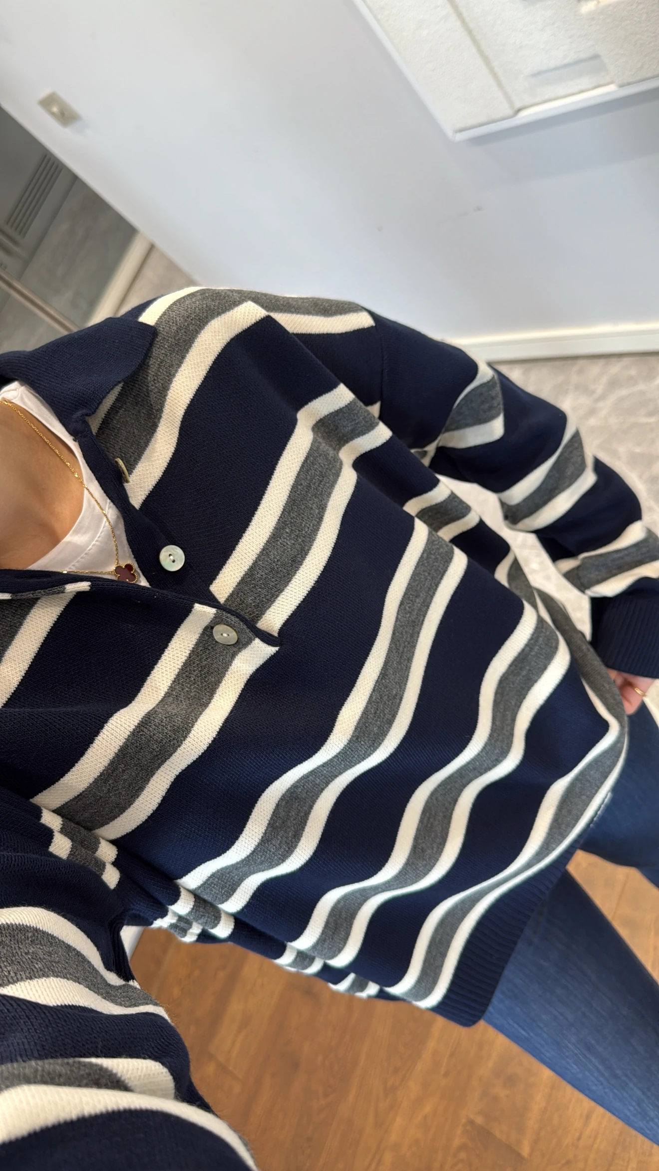 COLORFUL STRIPED POLO COLLAR SWEATER