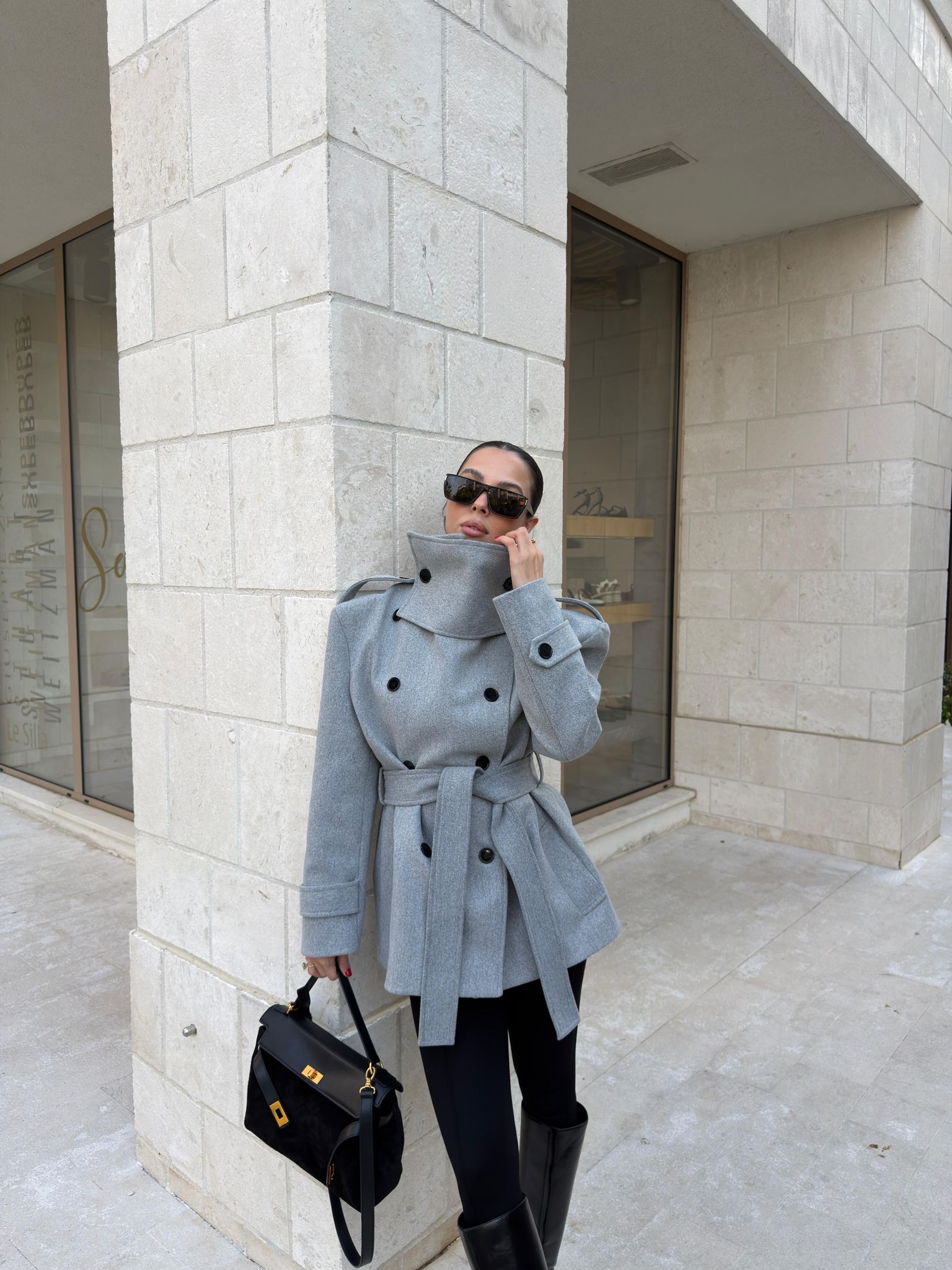 DİK YAKA KUŞAKLI KAŞE KABAN