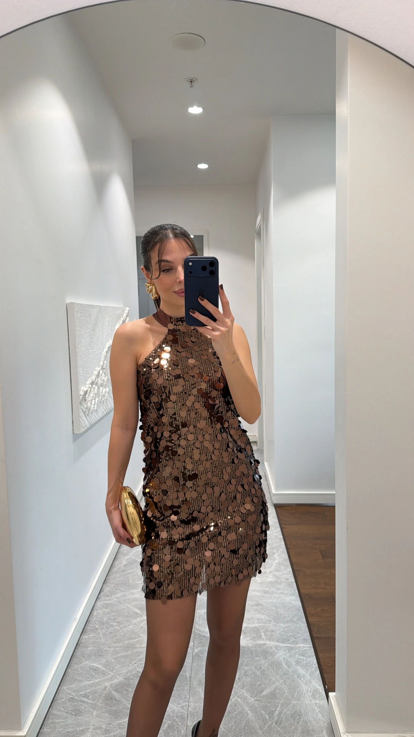 HALTER YAKA PAYETLİ MİNİ ELBİSE 