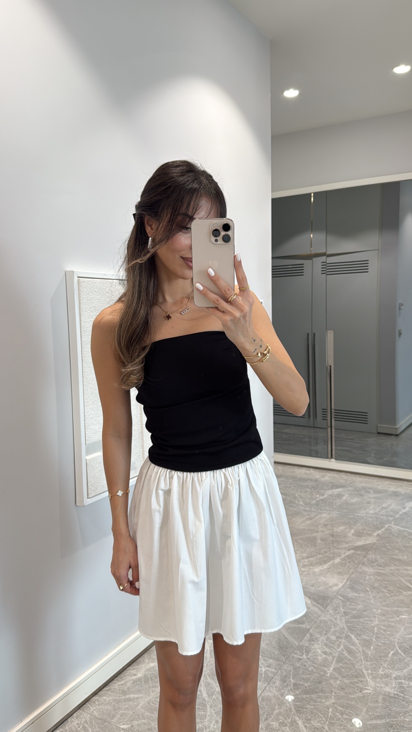 STRAPLEZ VOLAN DETAYLI MİNİ ELBİSE