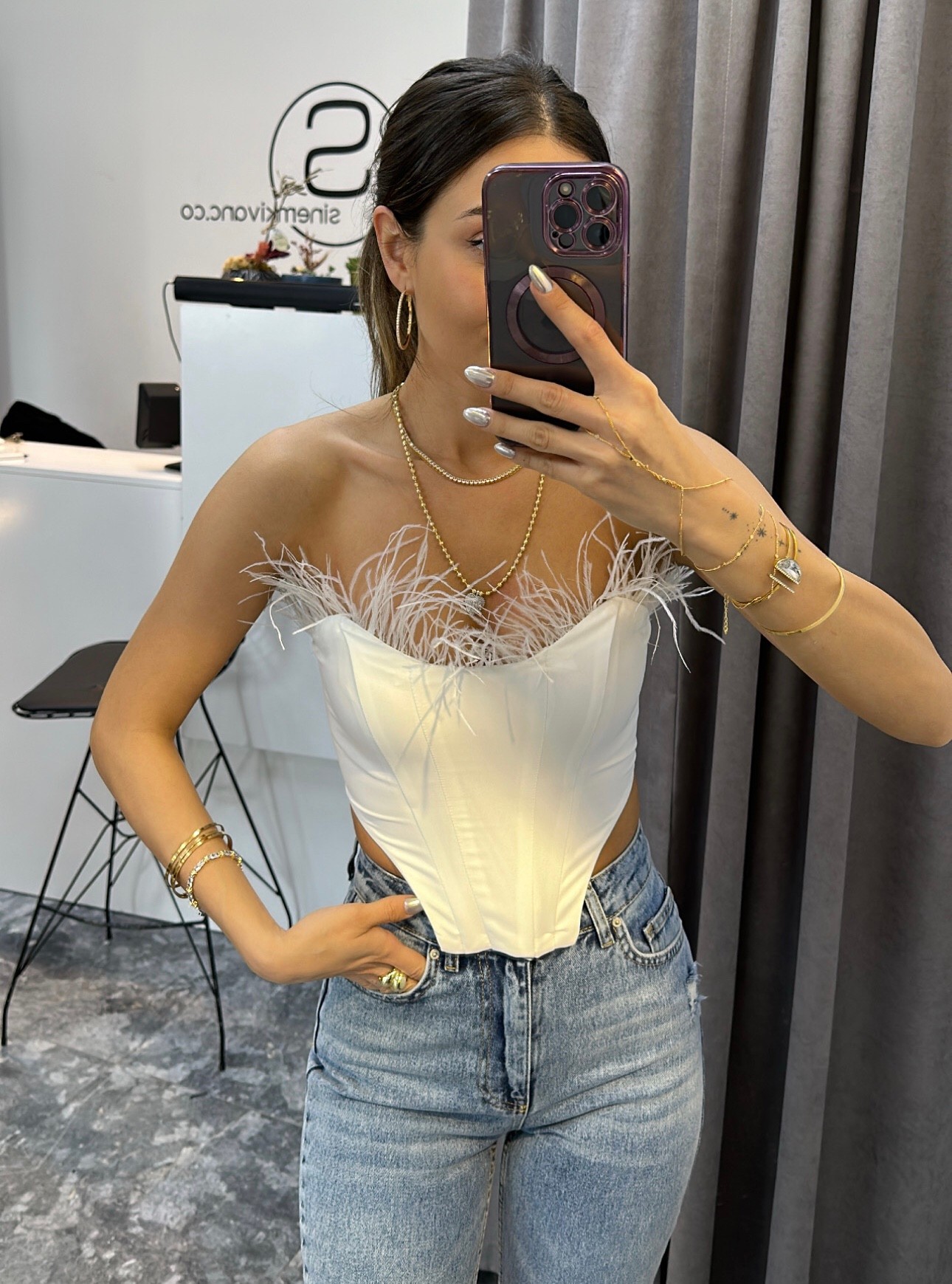 Beyaz otriş detaylı korse