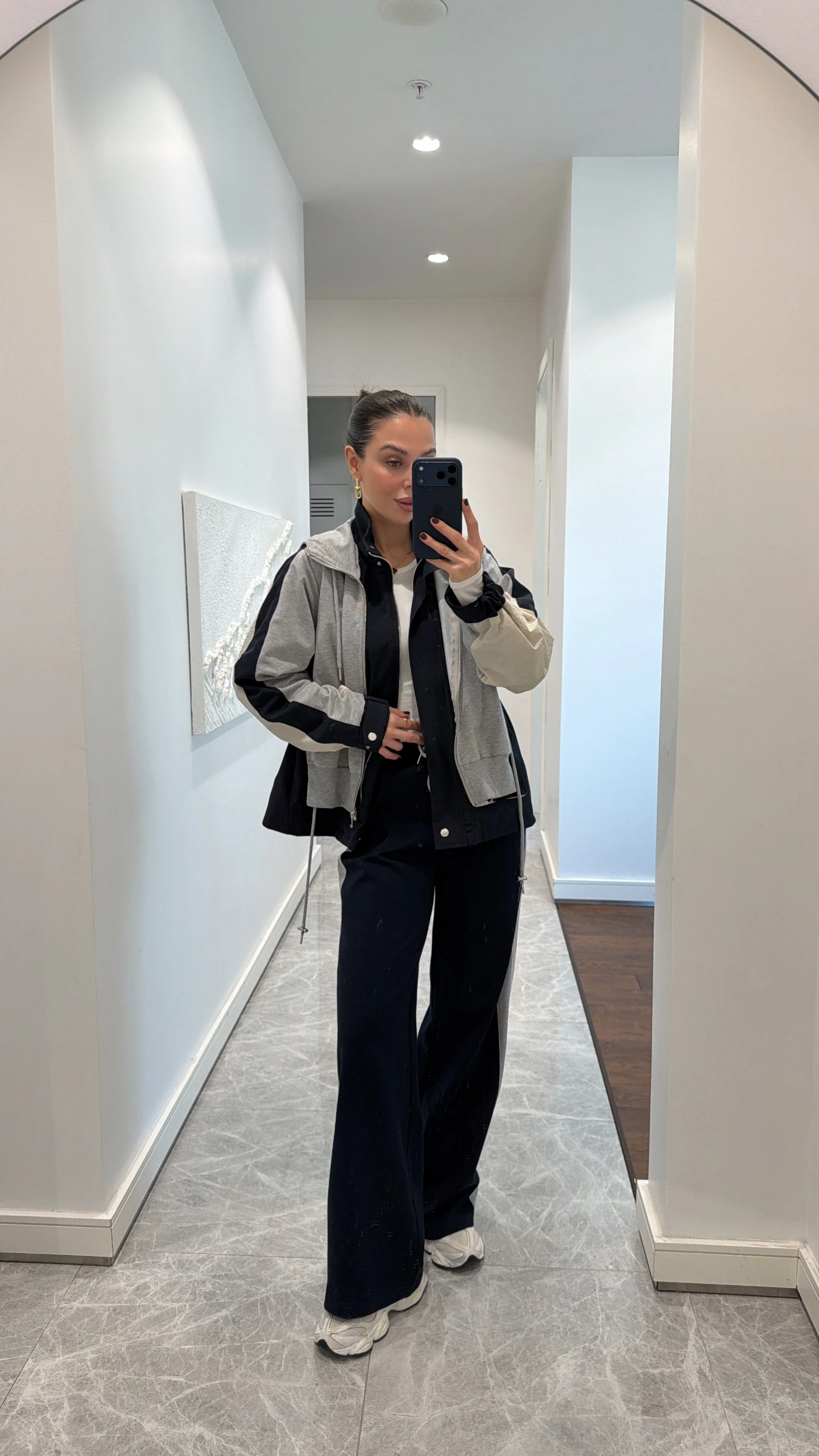 KAPÜŞONLU ŞERİT DETAYLI EŞOFMAN TAKIM