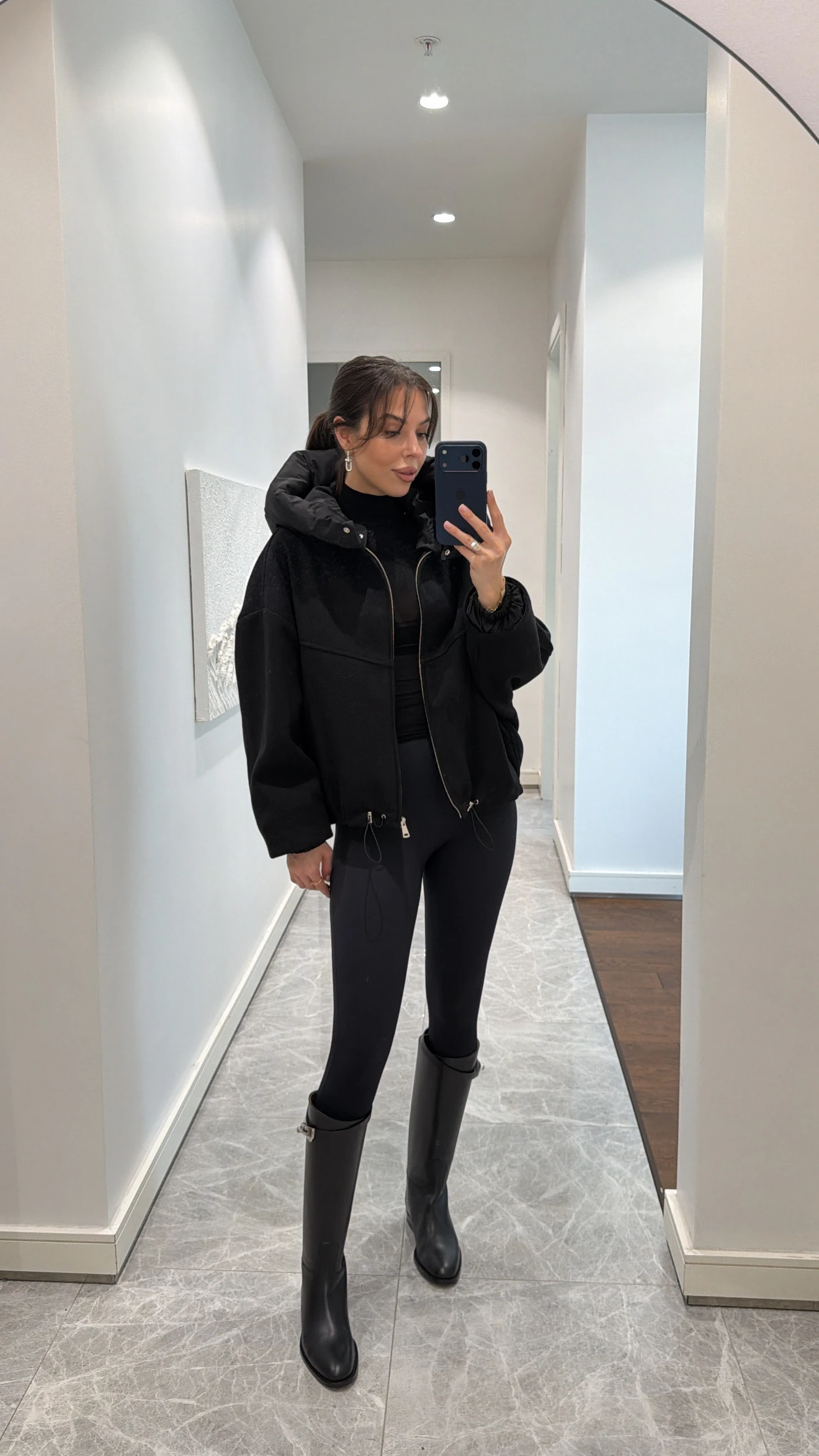 YÜKSEK YAKA KAPÜŞONLU KAŞE MONT