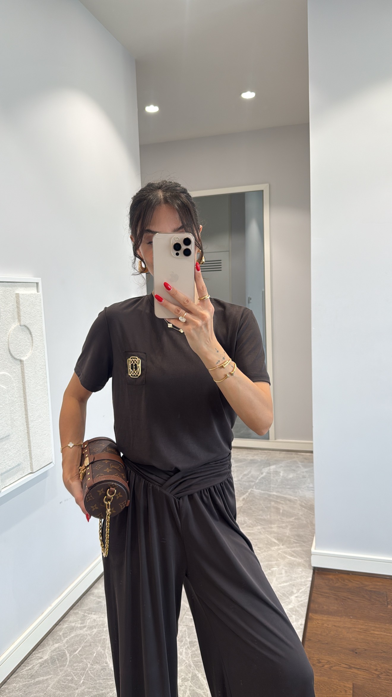 GOLD DETAYLI TİŞÖRT PANTOLON TAKIM