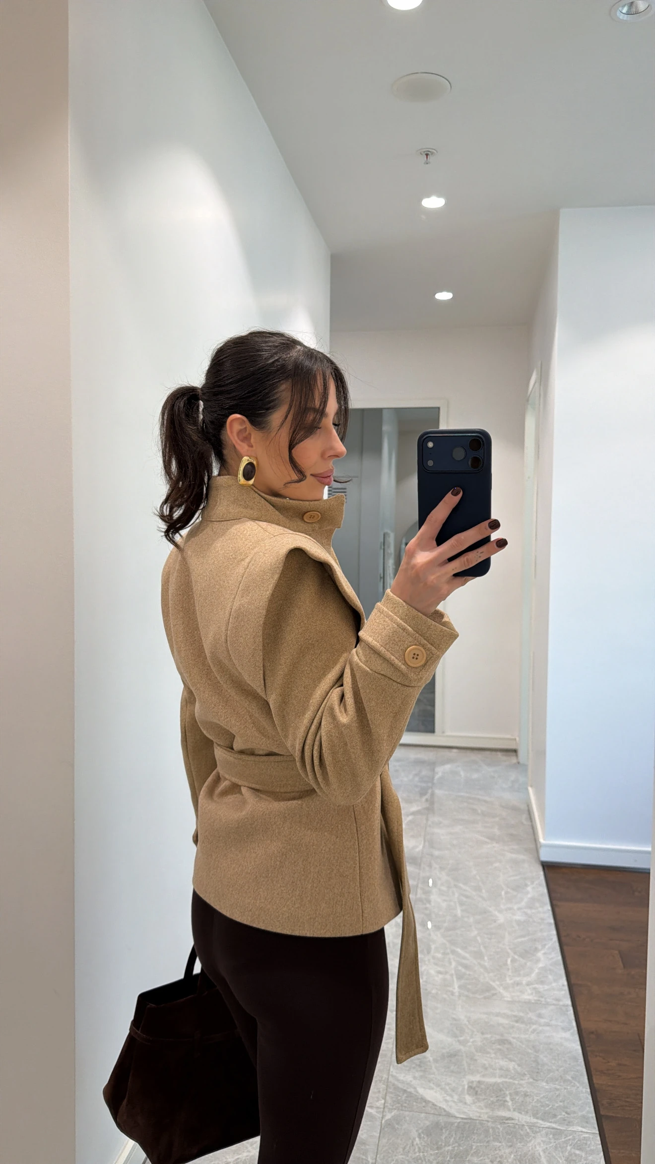 OMUZ DETAYLI KUŞAKLI KAŞE CEKET