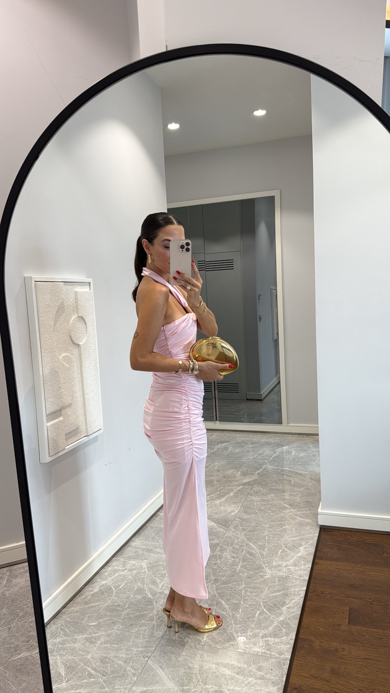 HALTER YAKA TOKA DETAYLI ELBİSE