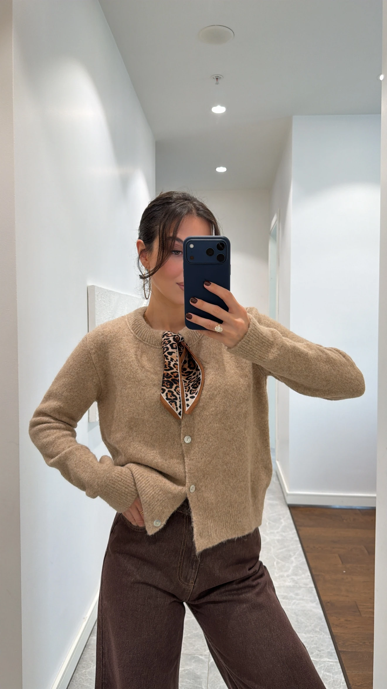 FULAR DETAYLI YUMUŞAK TRİKO HIRKA - VİZON