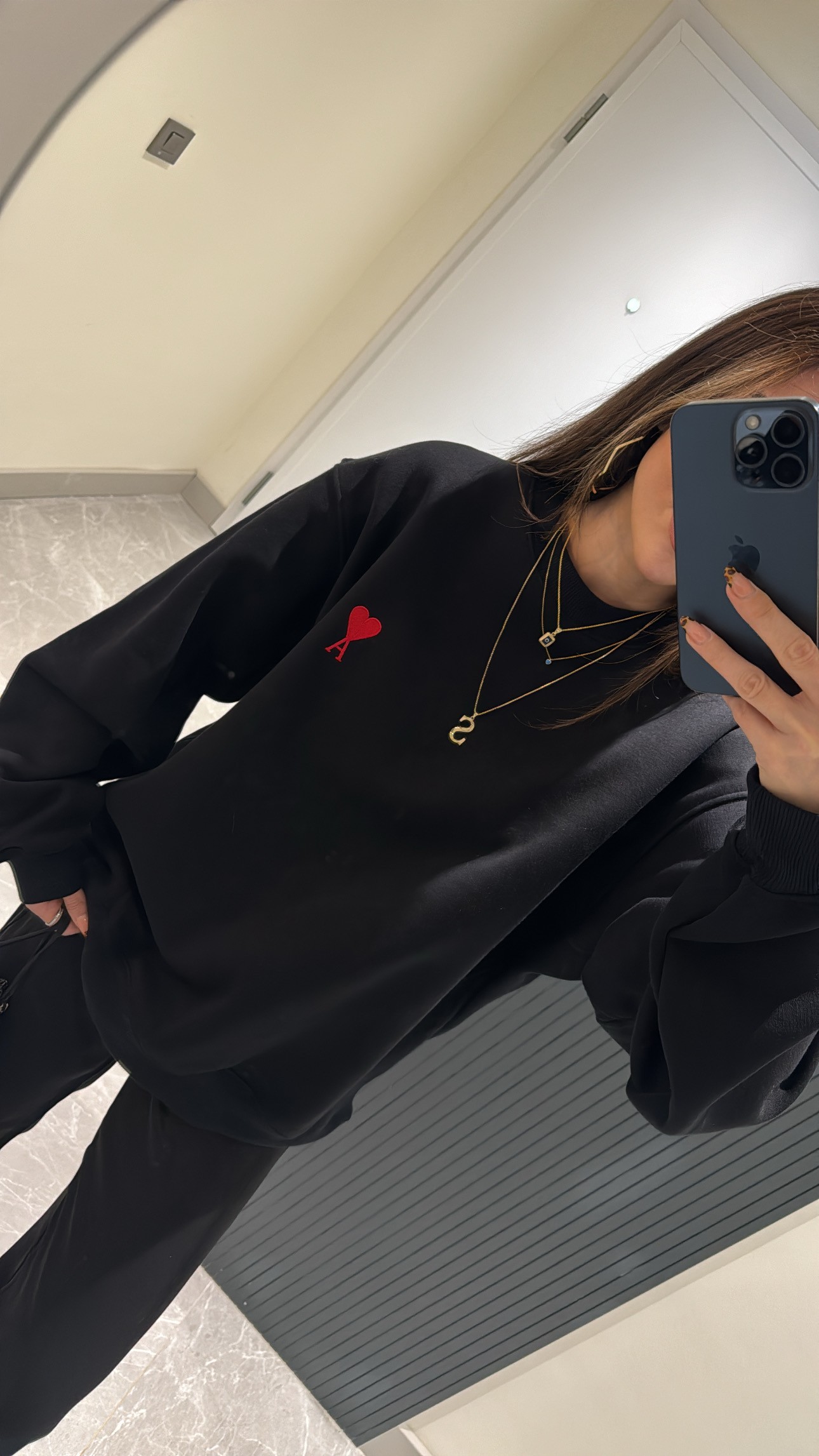 Marka model kalp nakış detaylı siyah sweatShirt