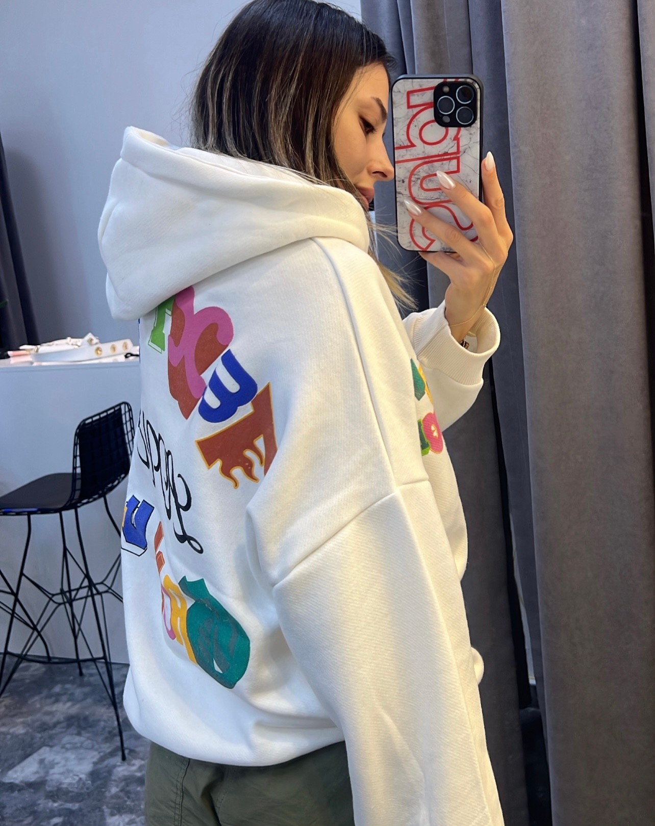 etiketli arkası yazılı sweatshirt