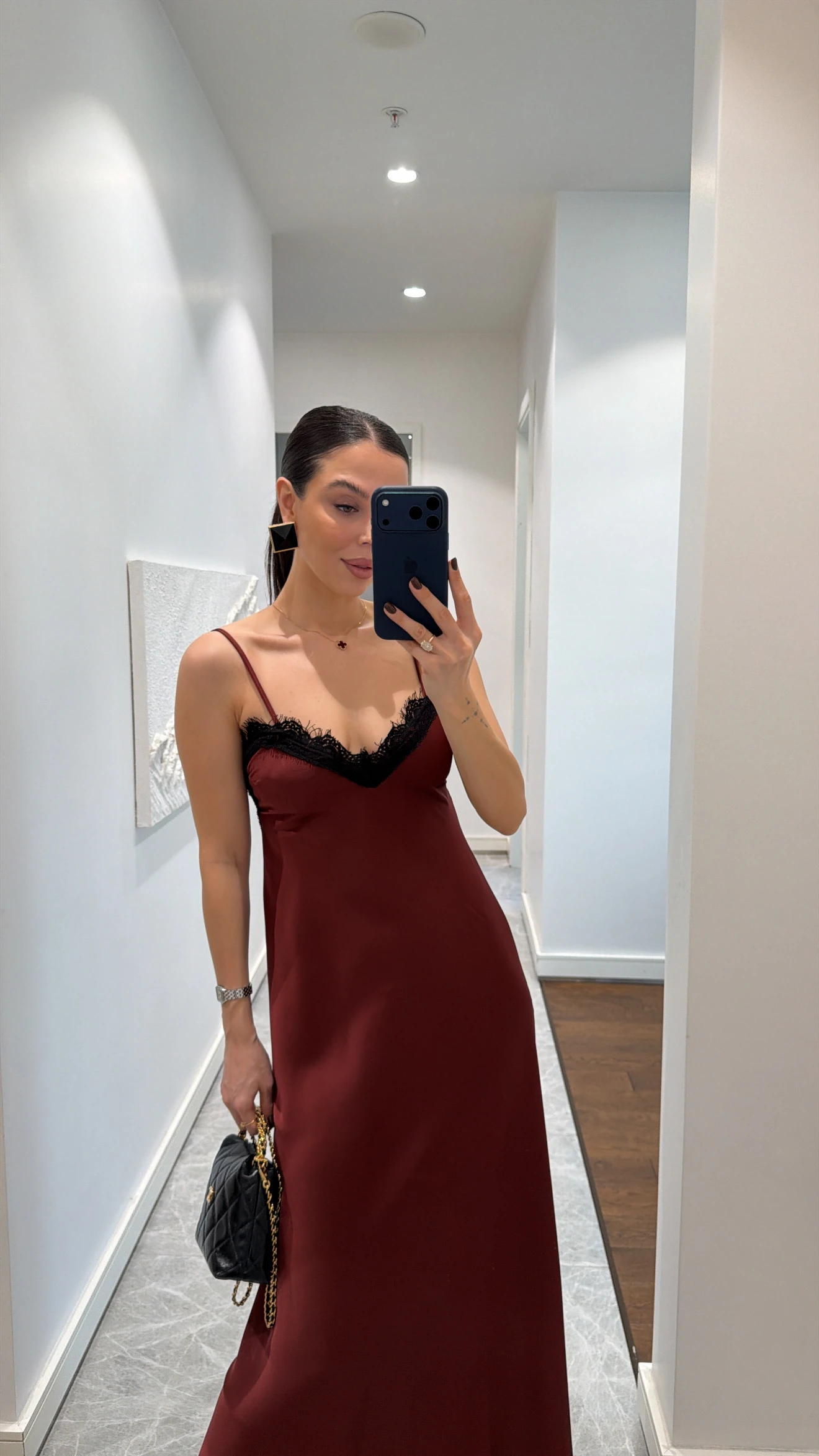 DANTEL DETAYLI BORDO UZUN ELBİSE