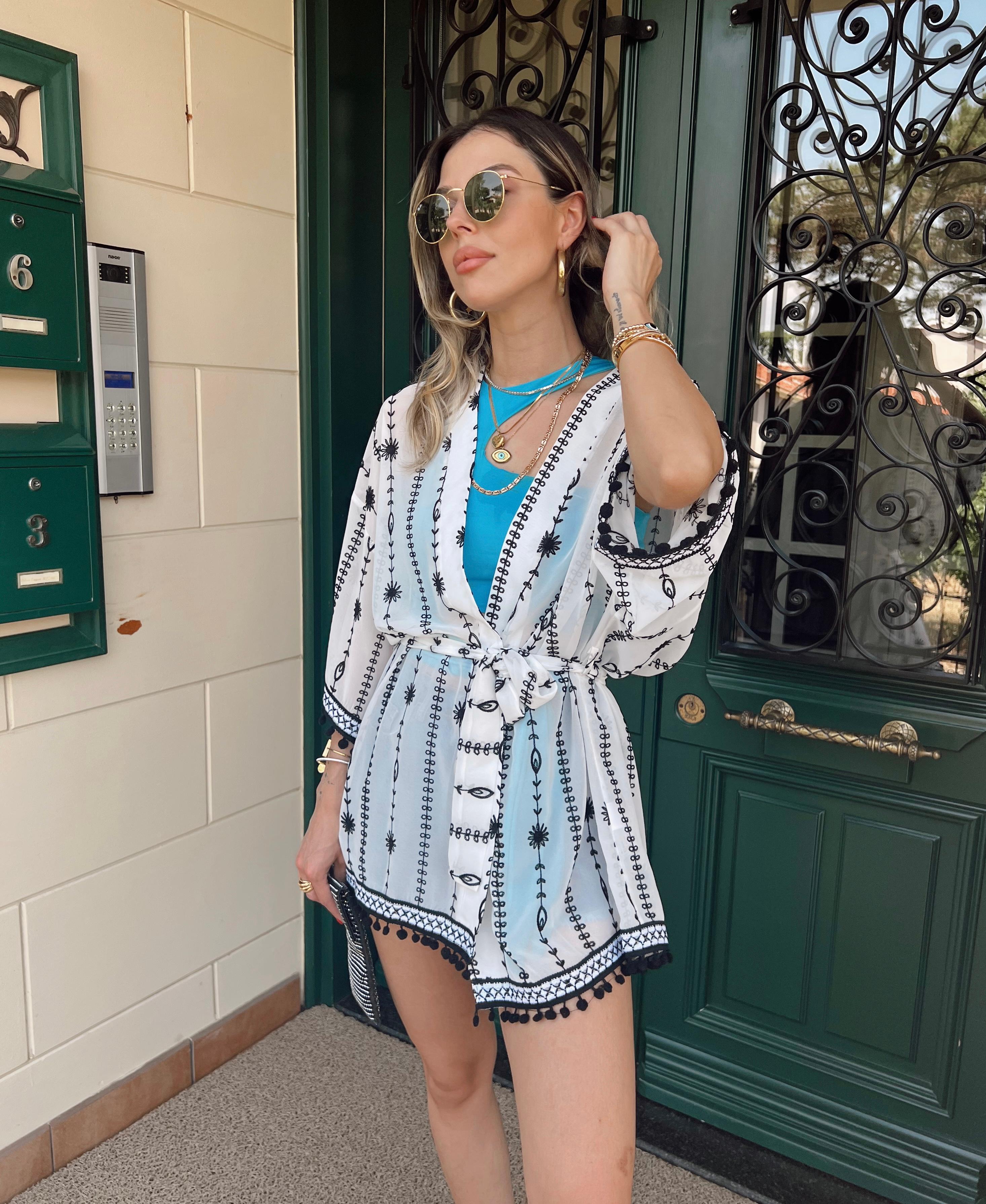 Beyaz siyah çiçekli şifon kimono