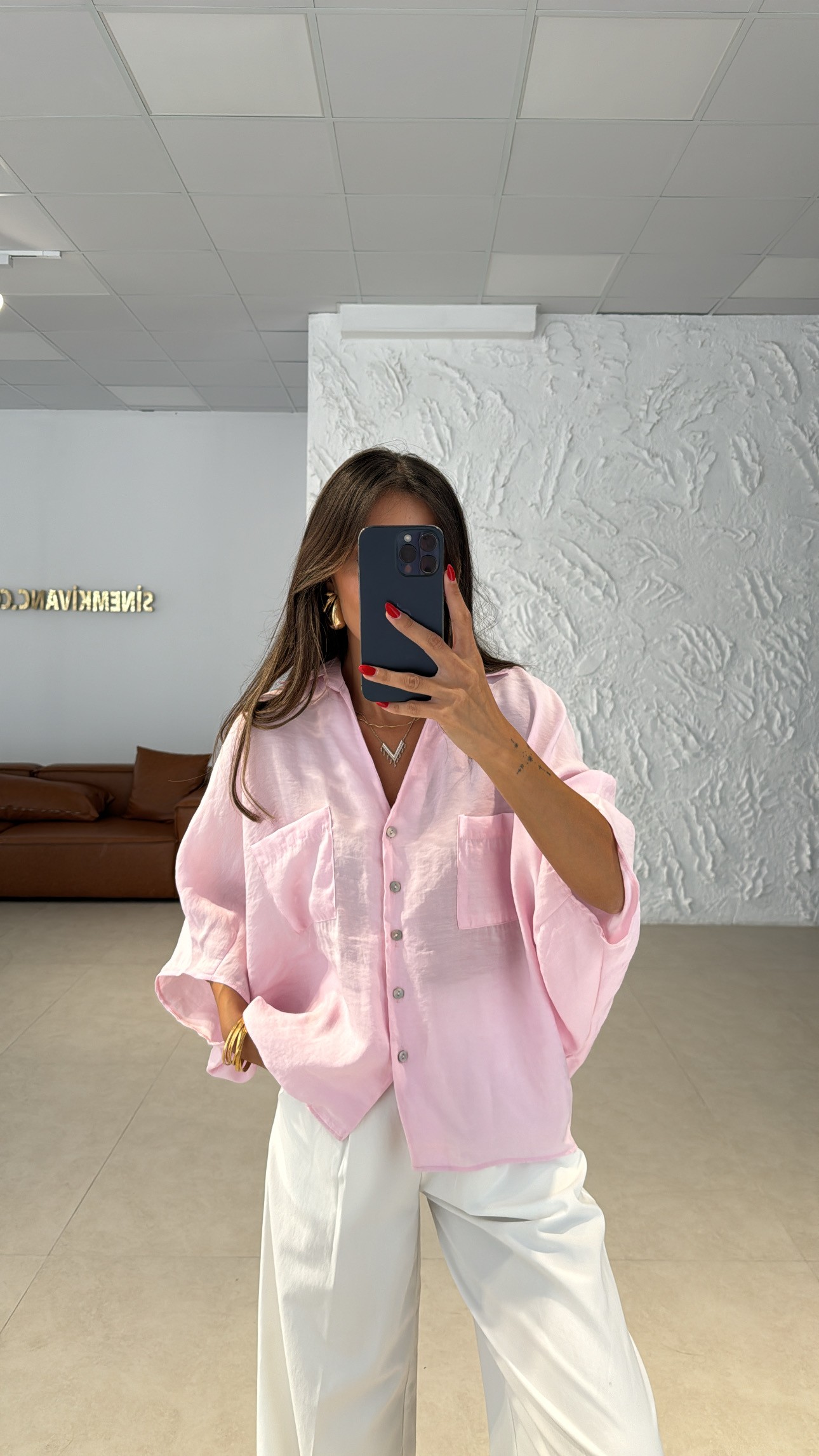 Pembe Cep Detaylı Gömlek