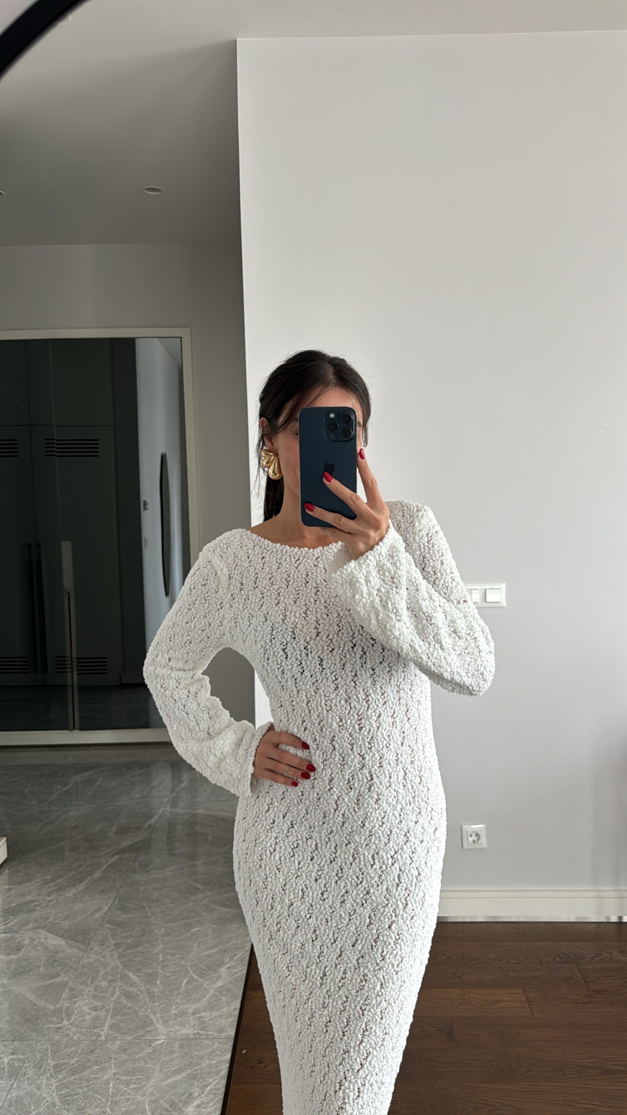 Beyaz Kayık Yaka Elbise