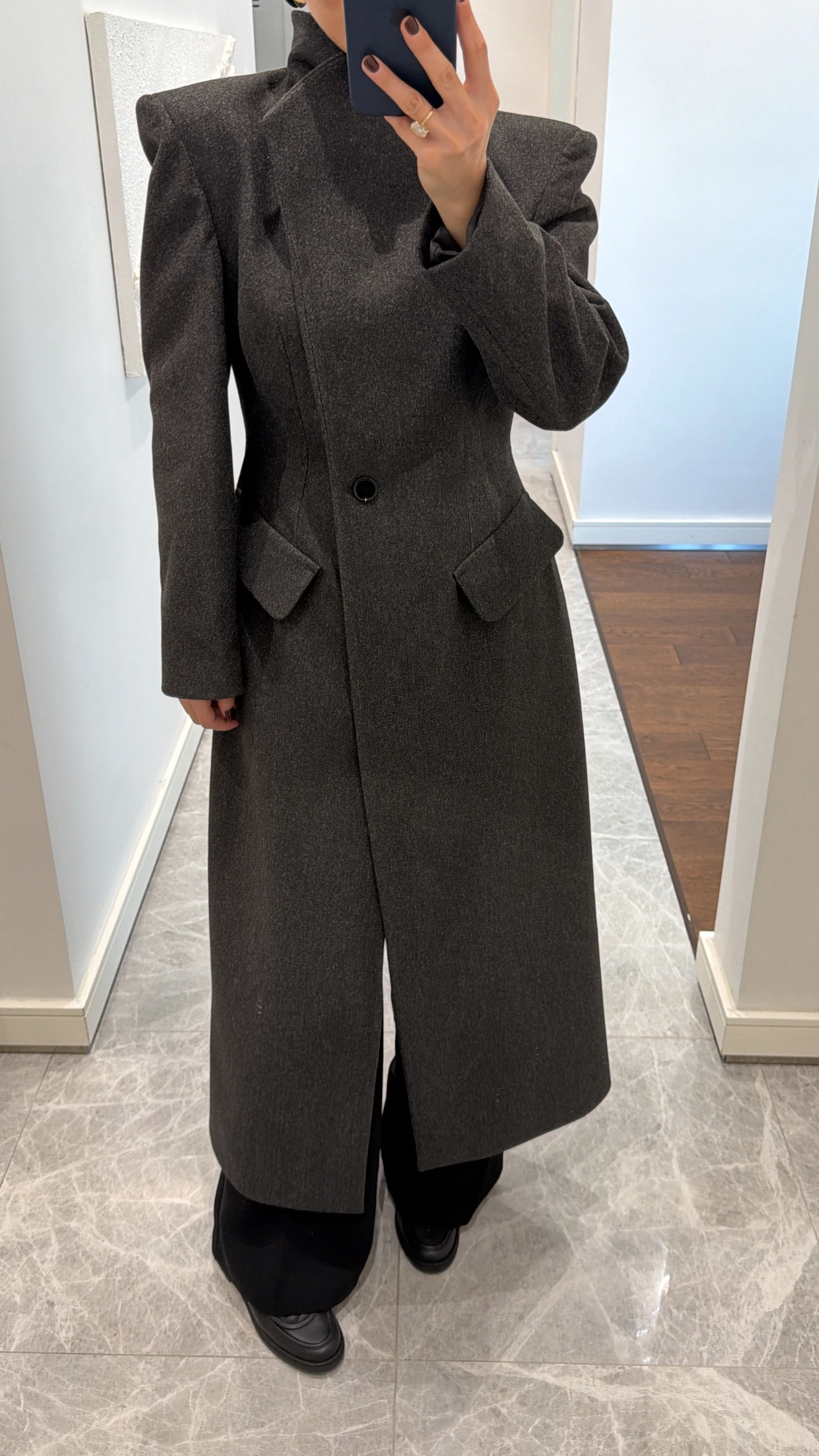 DİK YAKA BEL OTURTMALI VATKALI MAXİ KAŞE KABAN