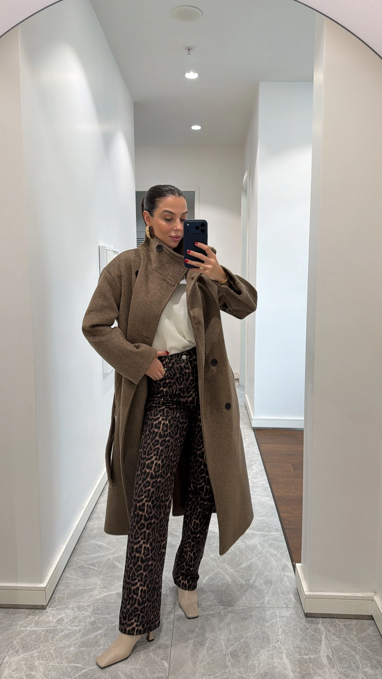 HIGH COLLAR CACHET COAT