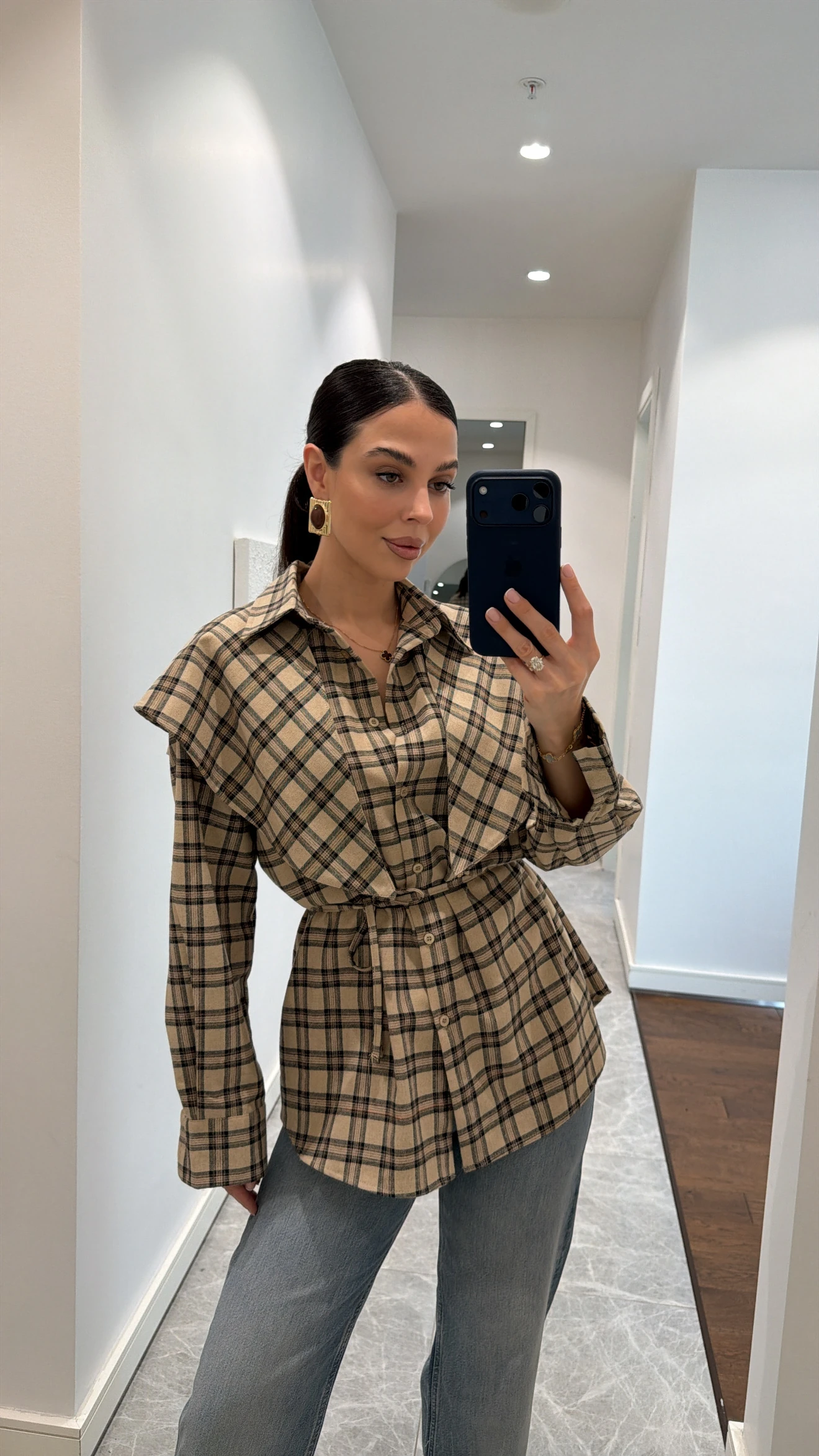 ŞAL DETAYLI EKOSE GÖMLEK  - Bej