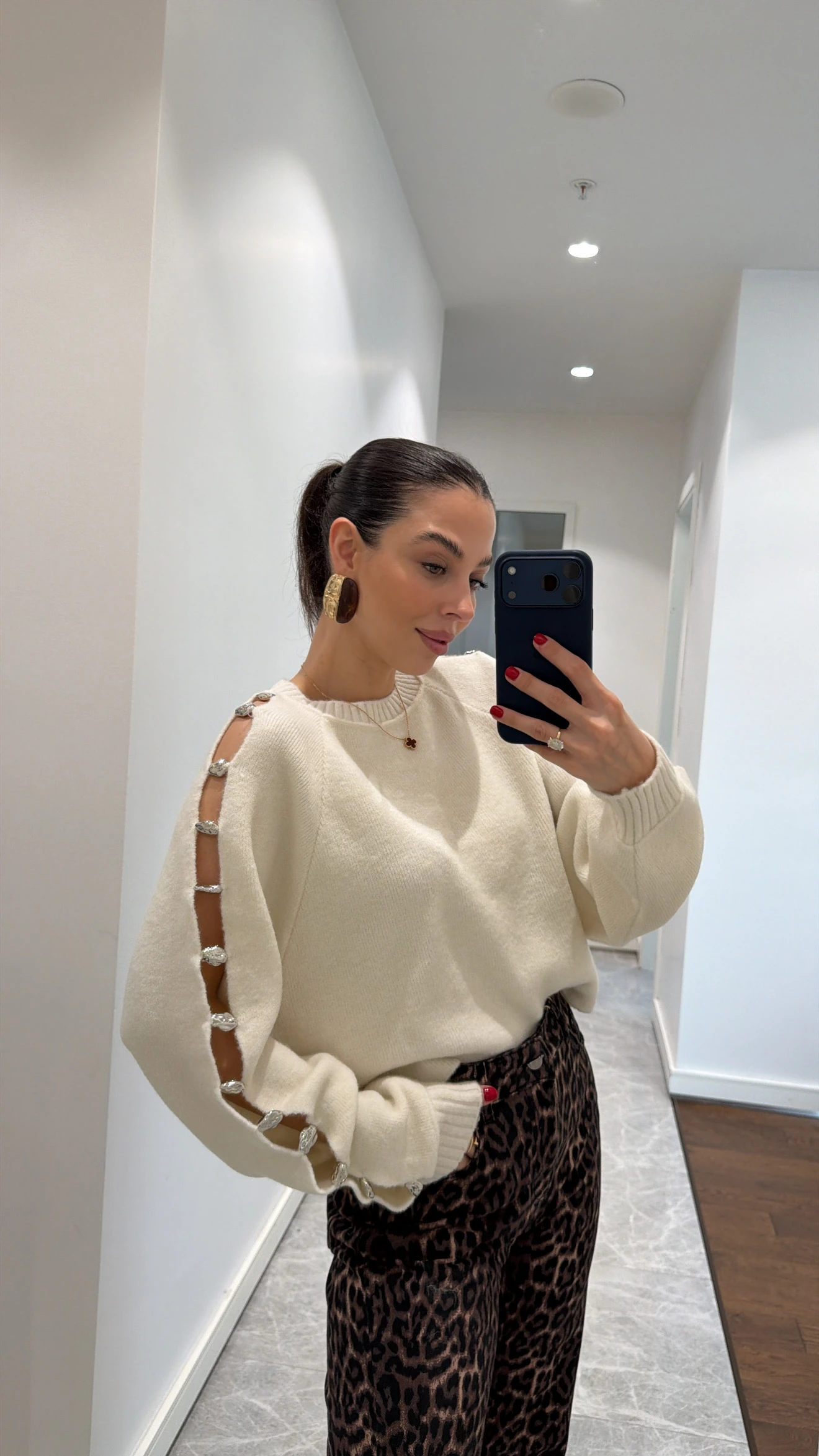 KNITWEAR SWEATER WITH BICYCLE COLLAR ACCESSORIES