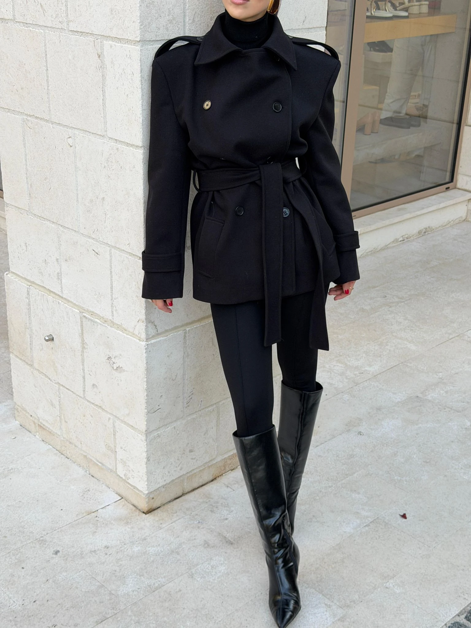 DİK YAKA KUŞAKLI KAŞE KABAN