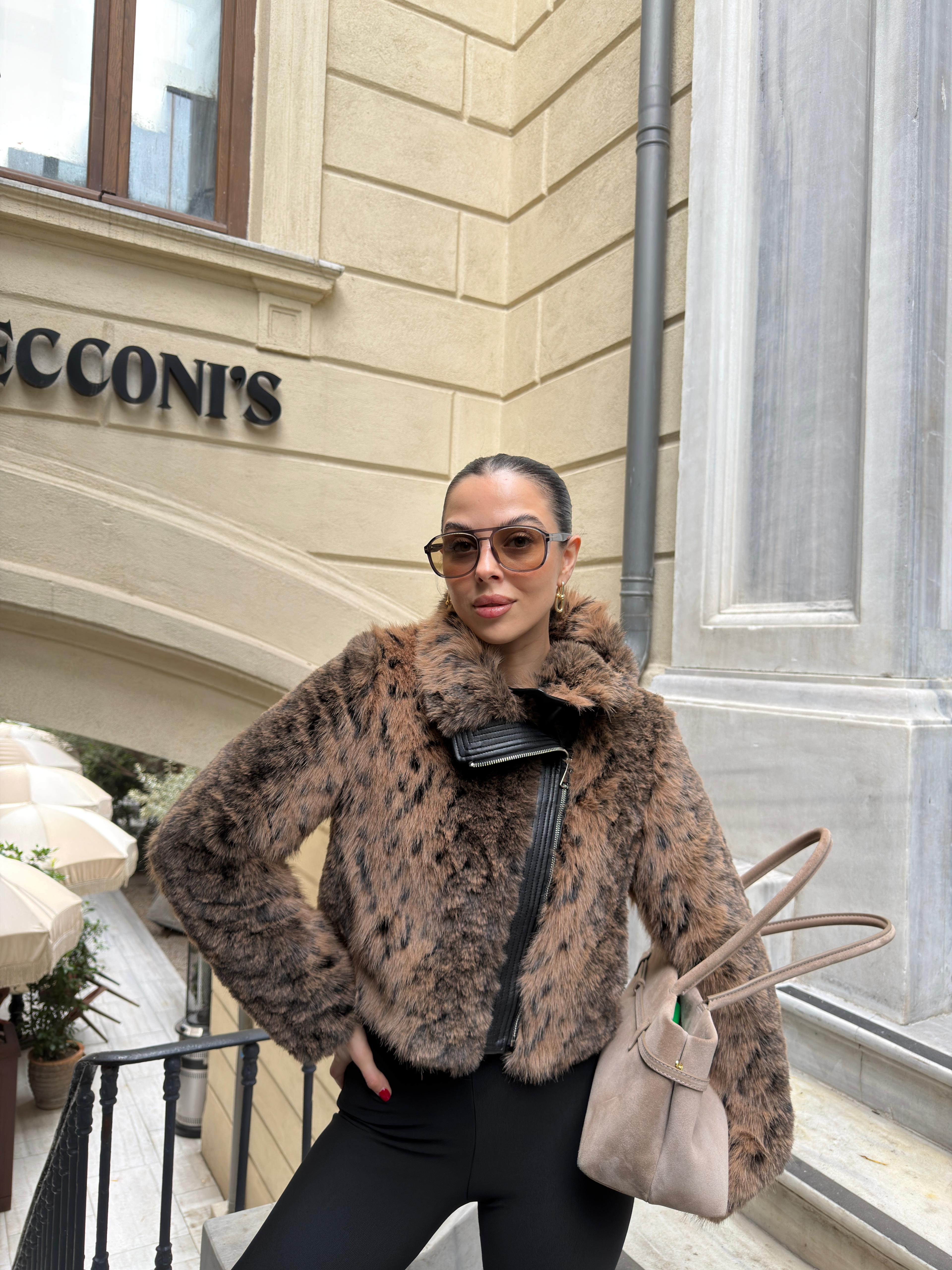 LEOPAR DESENLİ KISA KÜRK