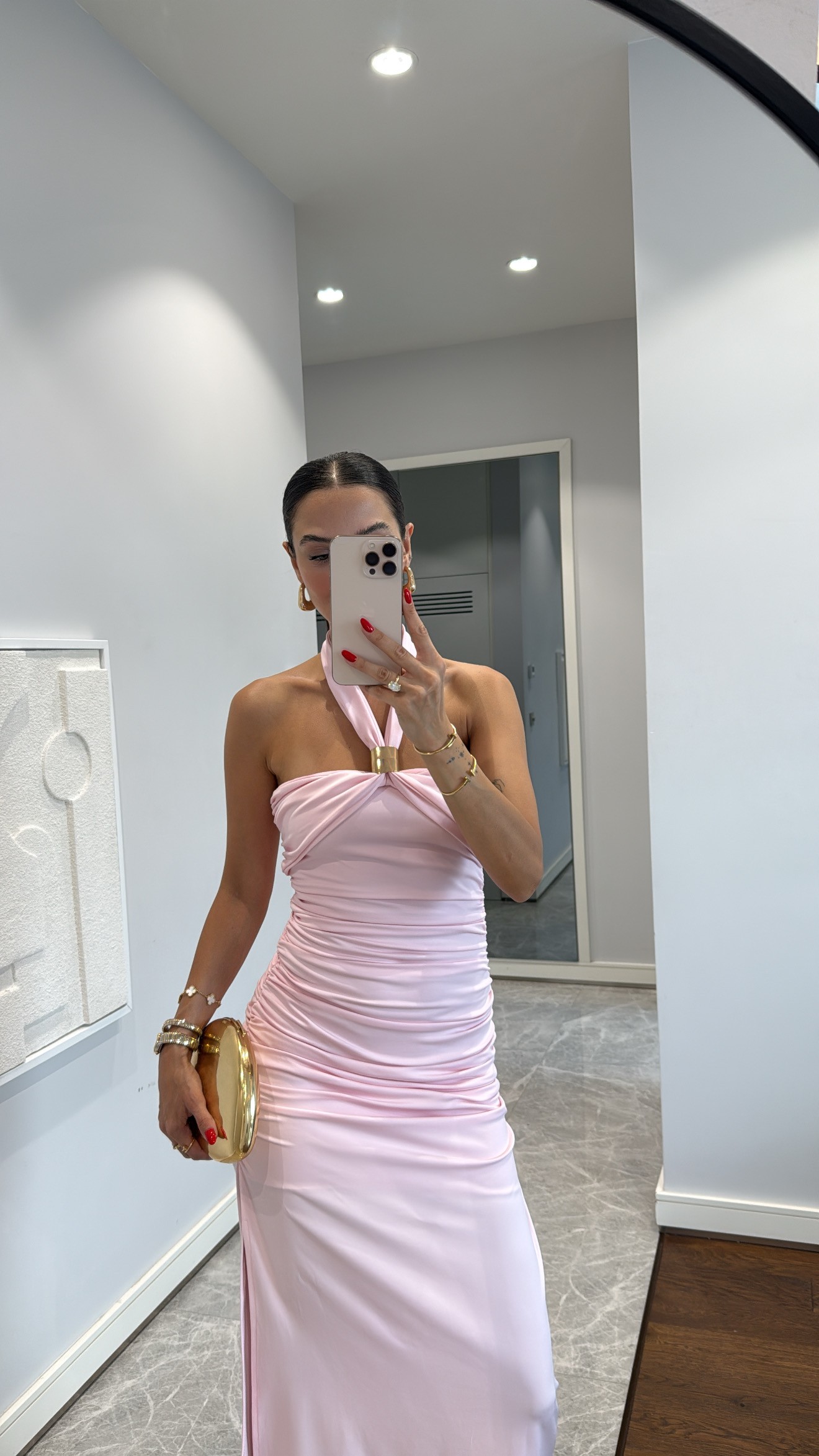 HALTER YAKA TOKA DETAYLI ELBİSE