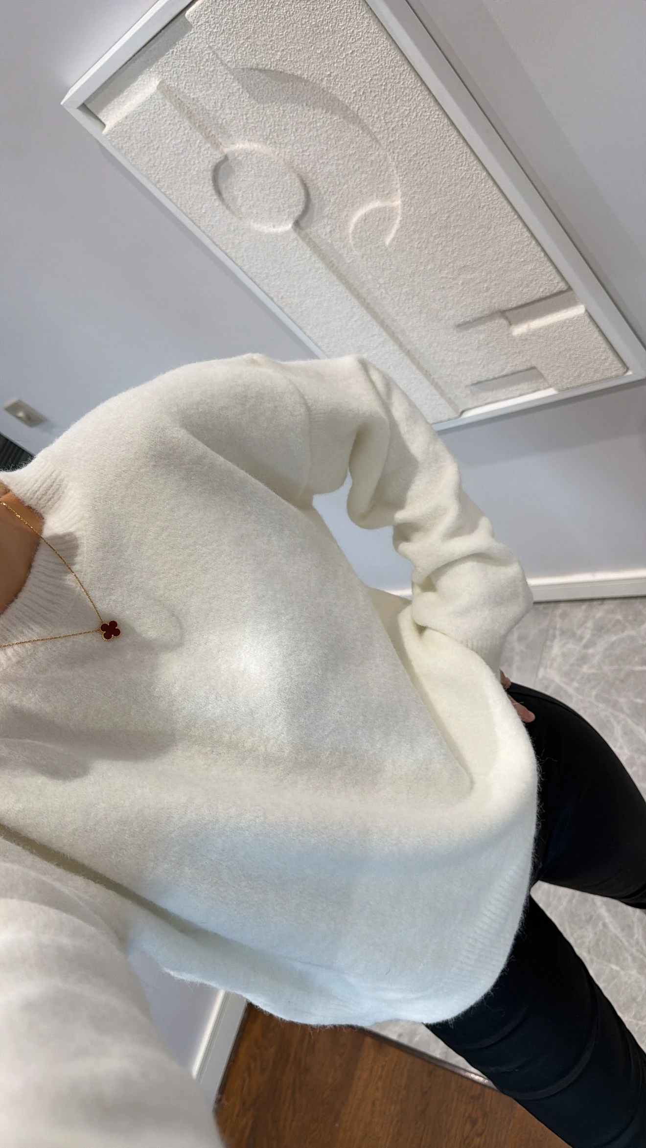 BİSİKLET YAKA YUMUŞAK DOKULU TRİKO KAZAK