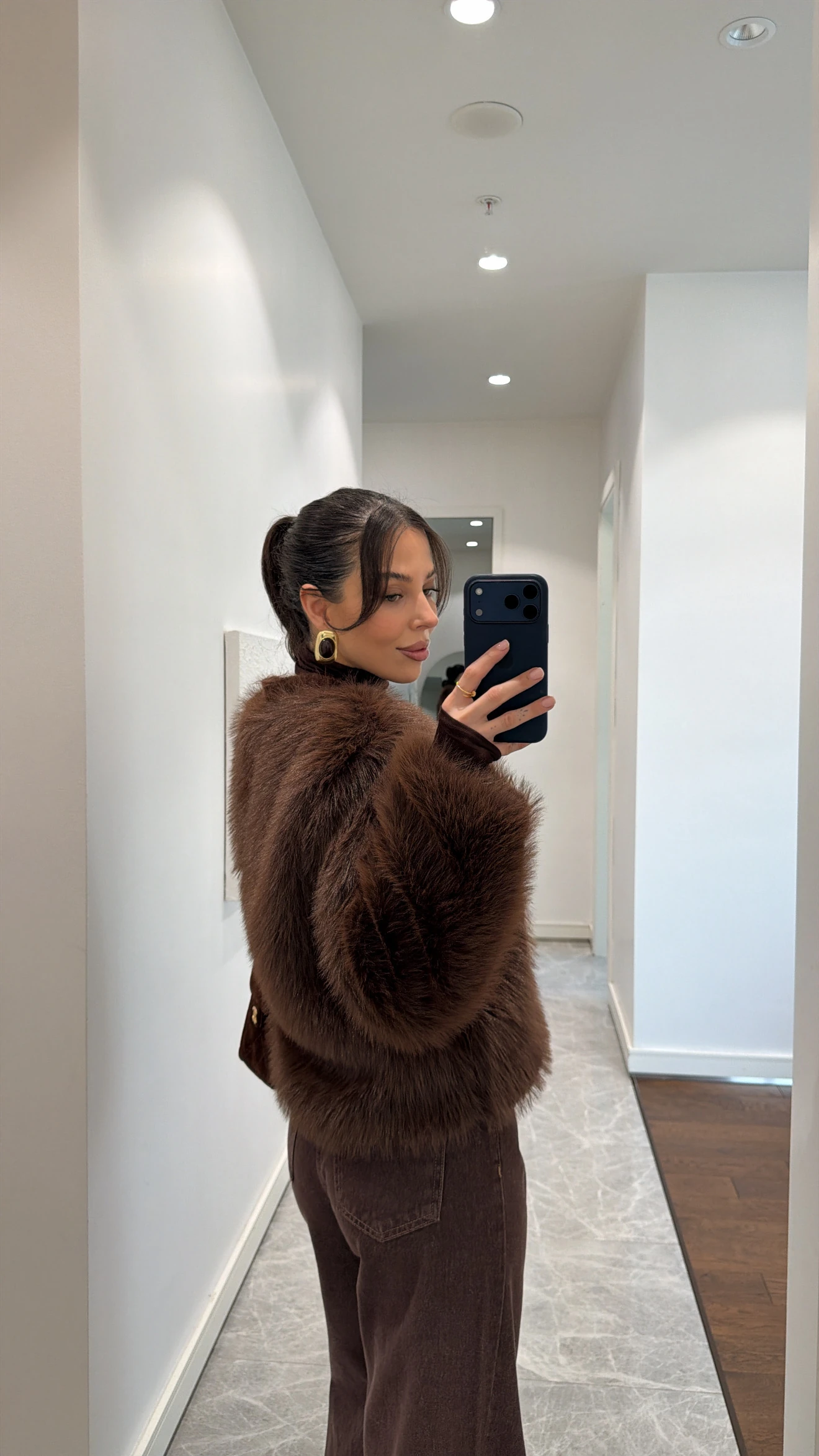 V YAKA YUMUŞAK DOKULU KÜRK CEKET 