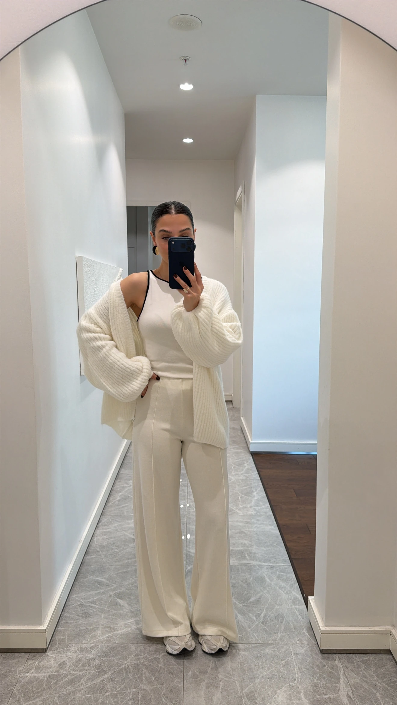 YUMUŞAK DOKULU DÖKÜMLÜ TRİKO HIRKA 