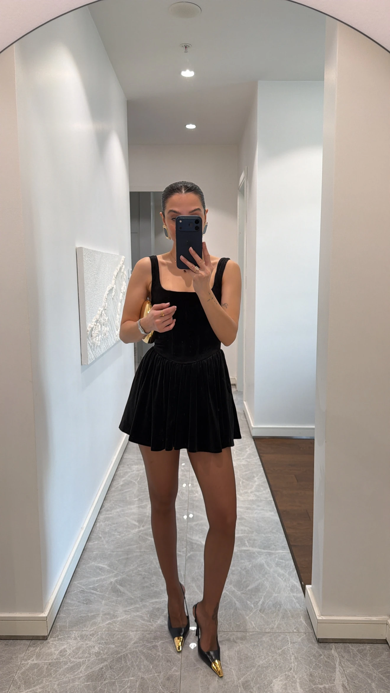 SİYAH KORSE DETAYLI KADİFE ELBİSE