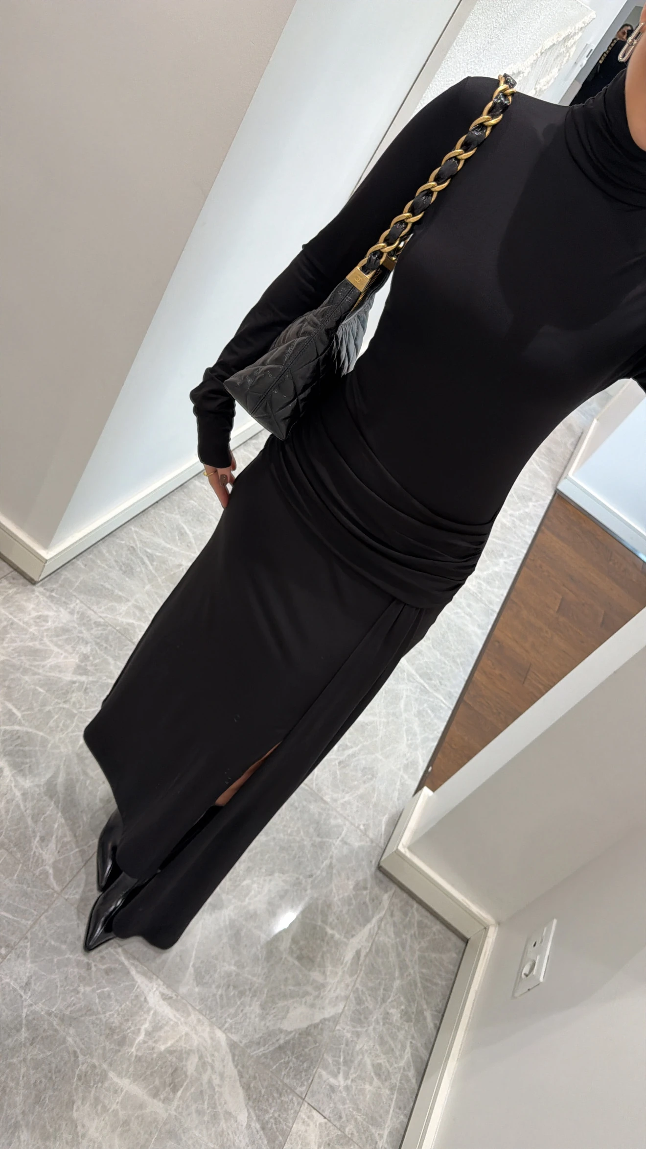 BEL DETAYLI YIRTMAÇLI ELBİSE